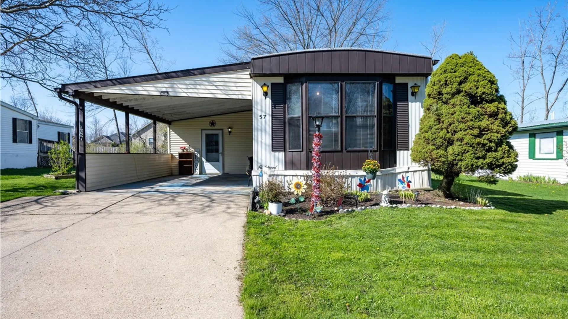 Property at 57 Waterview Parkway, Hamburg, NY 14075 2