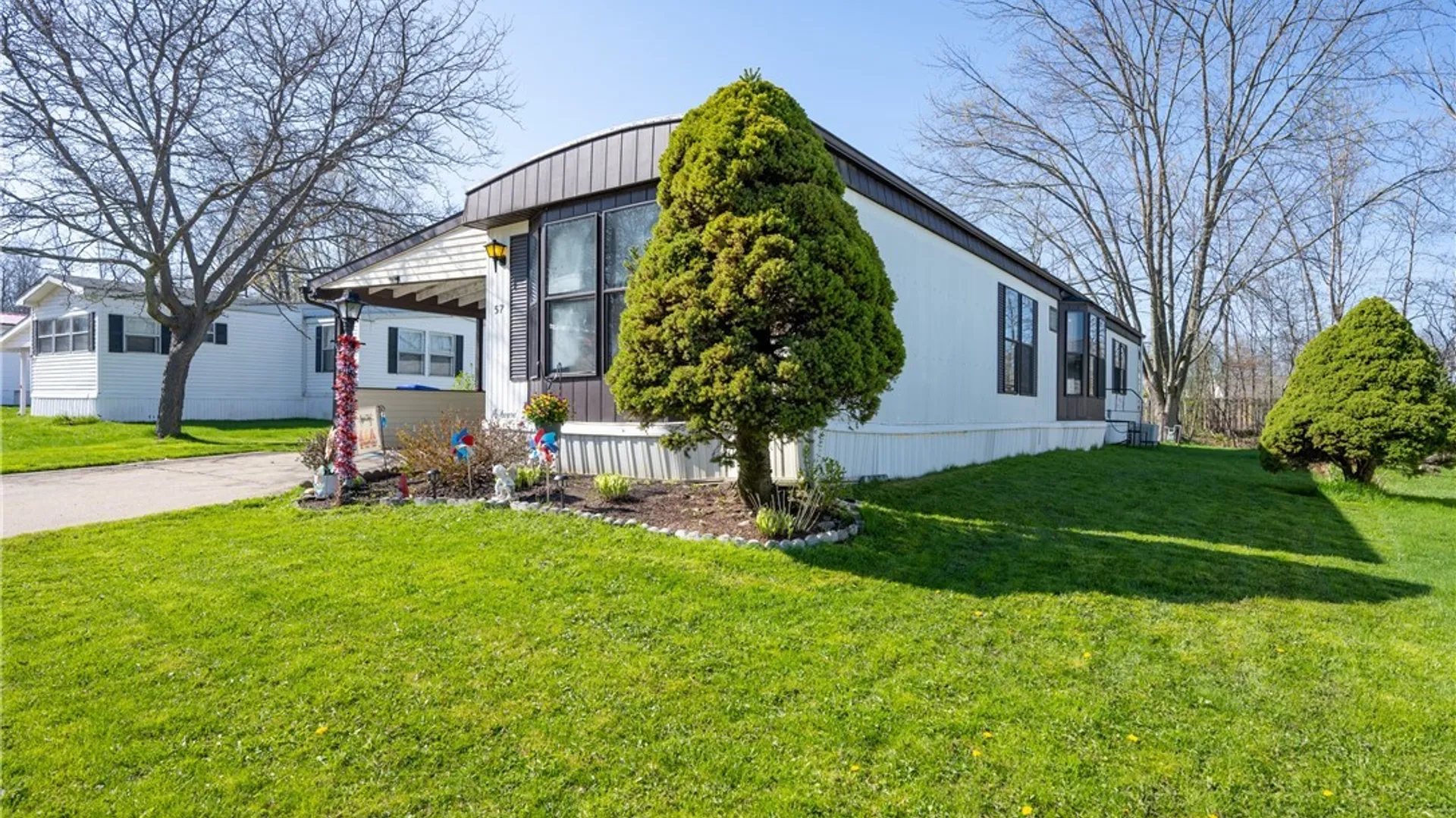 Property at 57 Waterview Parkway, Hamburg, NY 14075 3