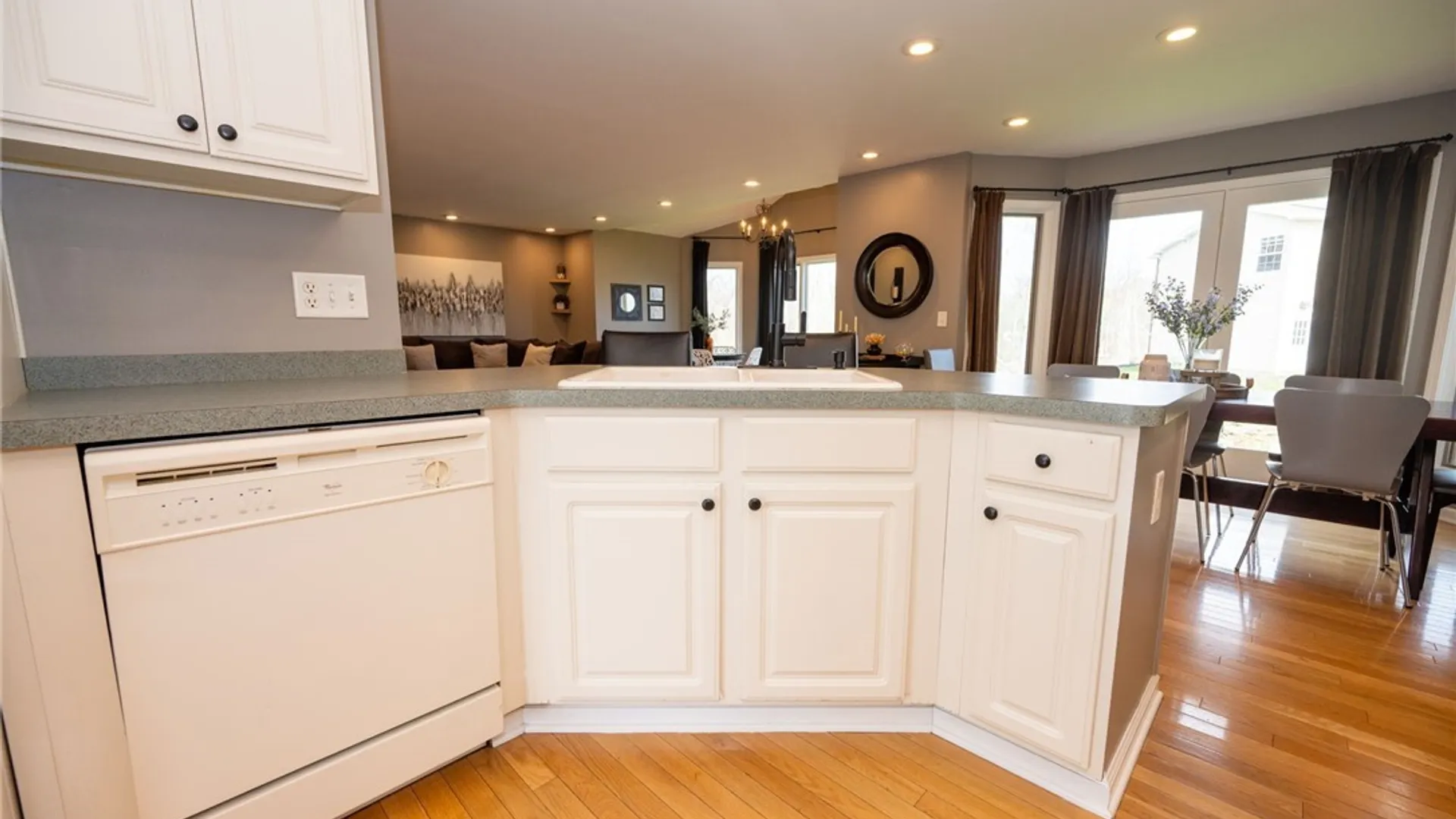 Property at 61 Brook Lane, West Seneca, NY 14224 20