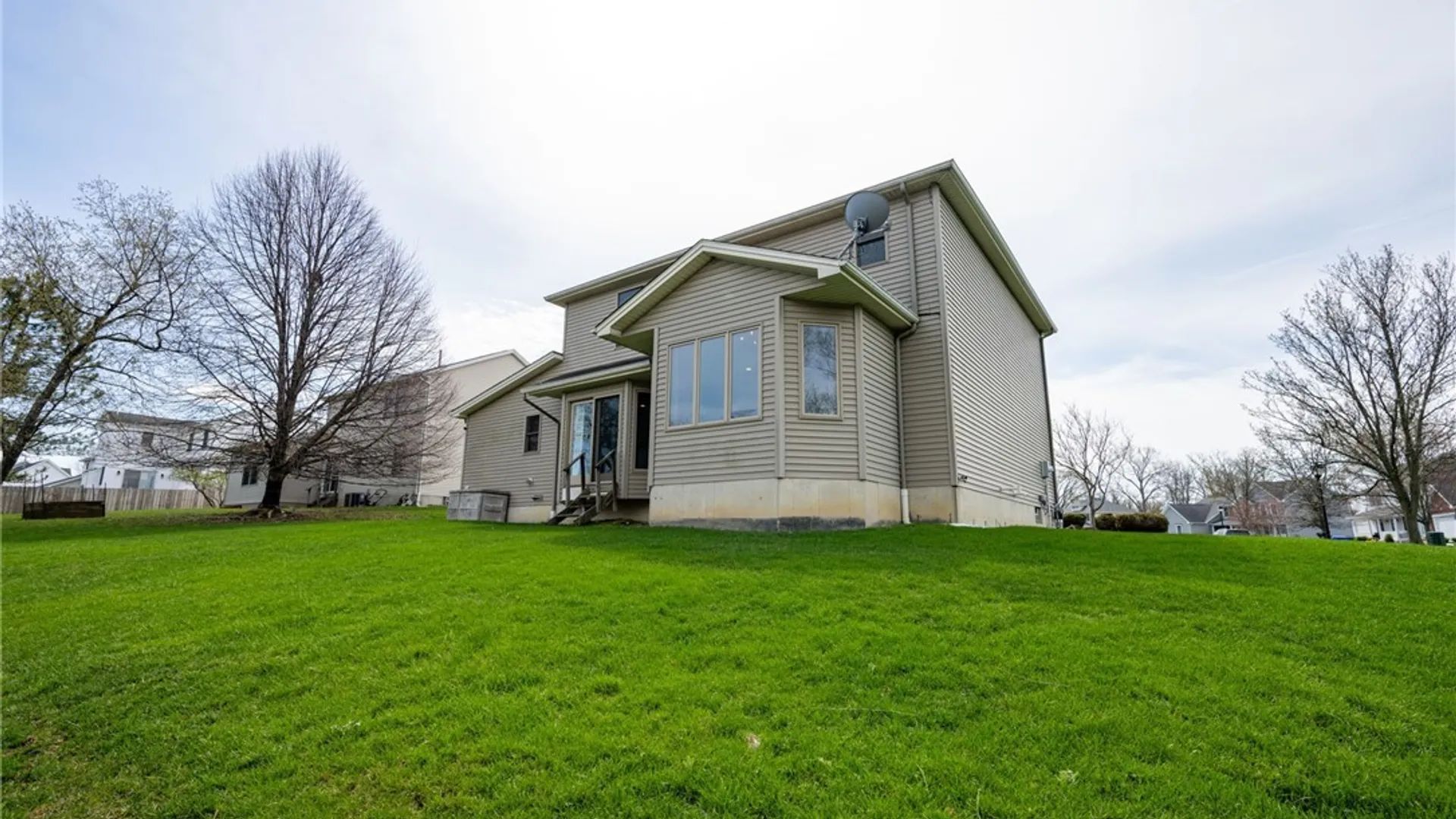 Property at 61 Brook Lane, West Seneca, NY 14224 8