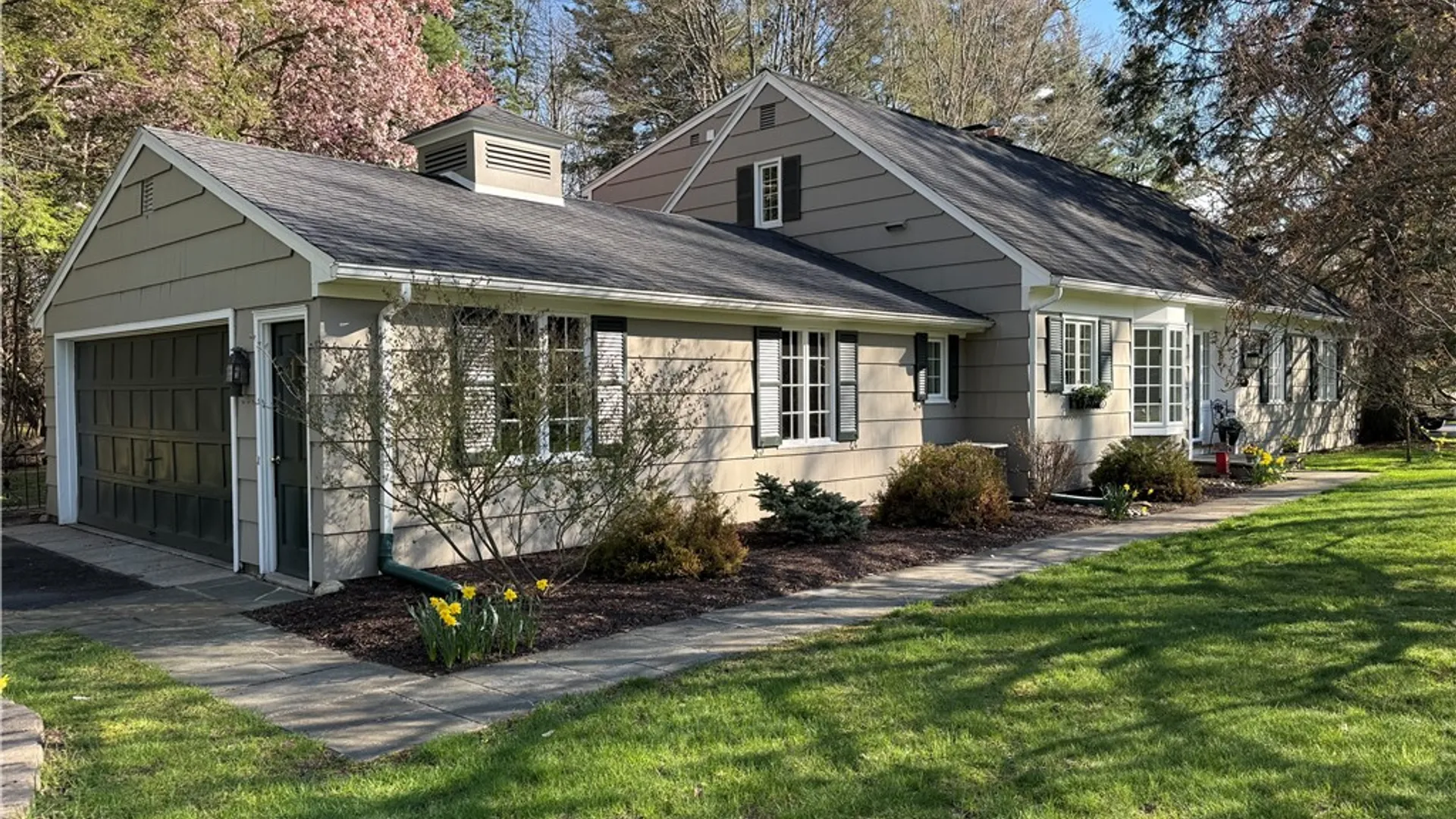 Property at 1 Creekside Road, Perinton, NY 14450 2