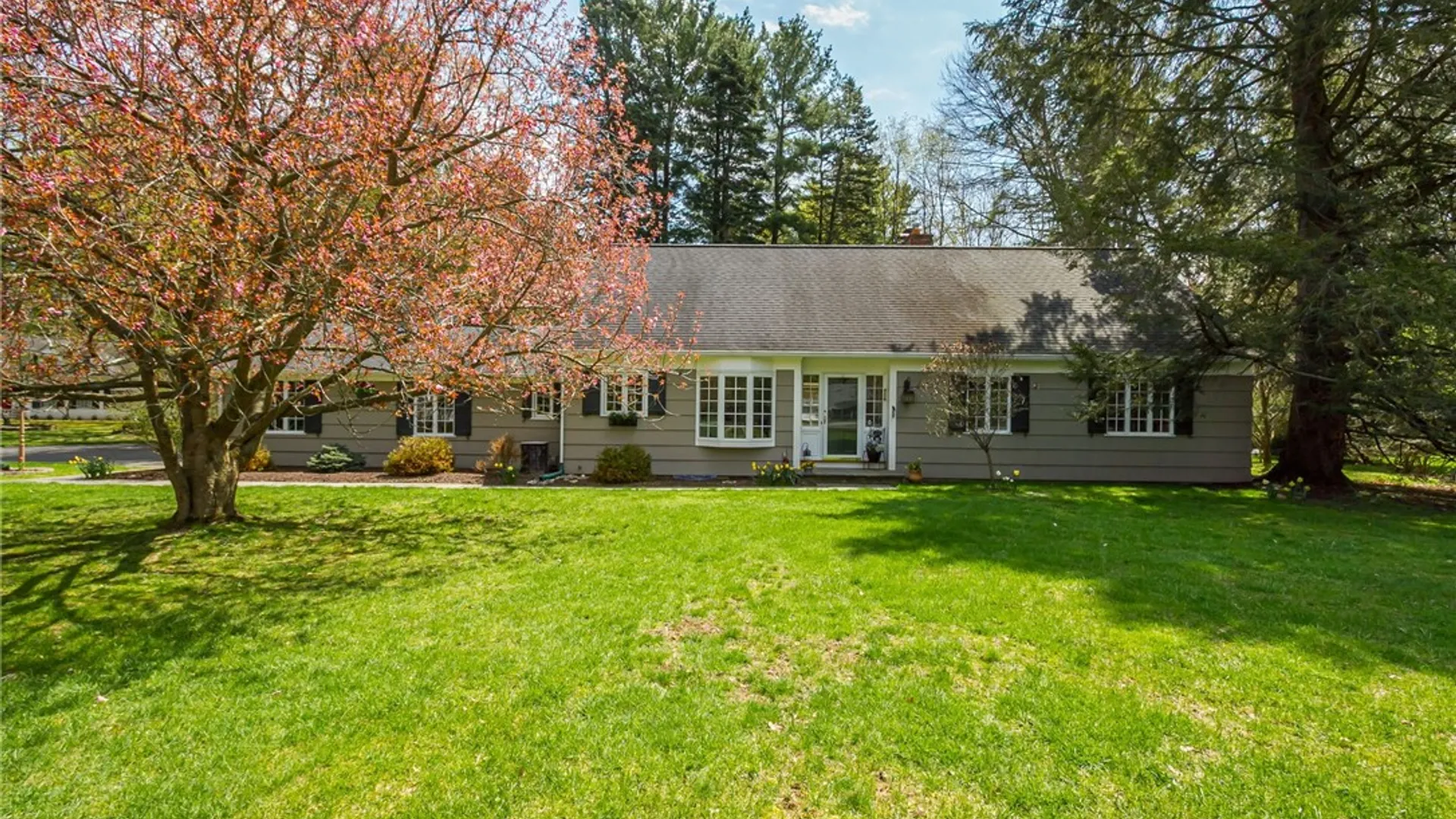 Property at 1 Creekside Road, Perinton, NY 14450 3