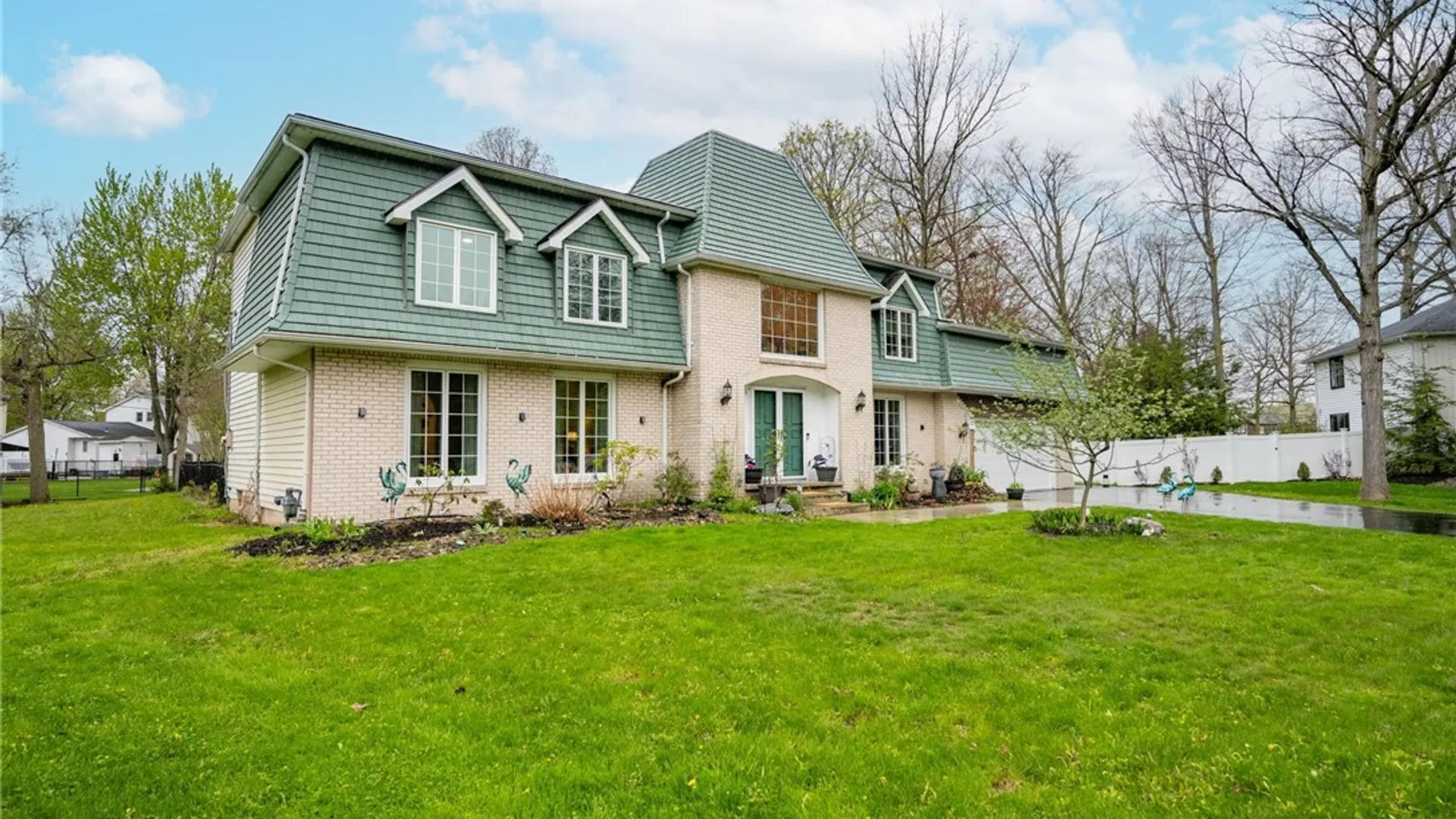 Property at 23 Fennec Lane, Amherst, NY 14051 2