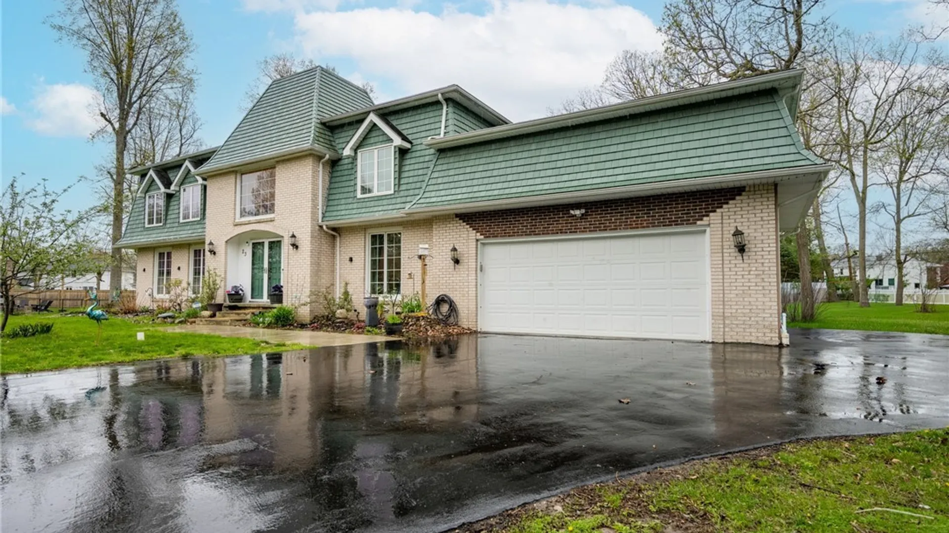Property at 23 Fennec Lane, Amherst, NY 14051 3