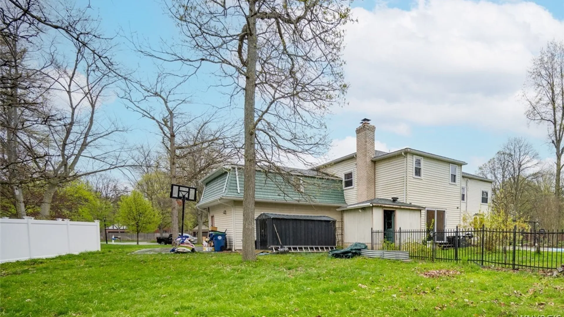 Property at 23 Fennec Lane, Amherst, NY 14051 41