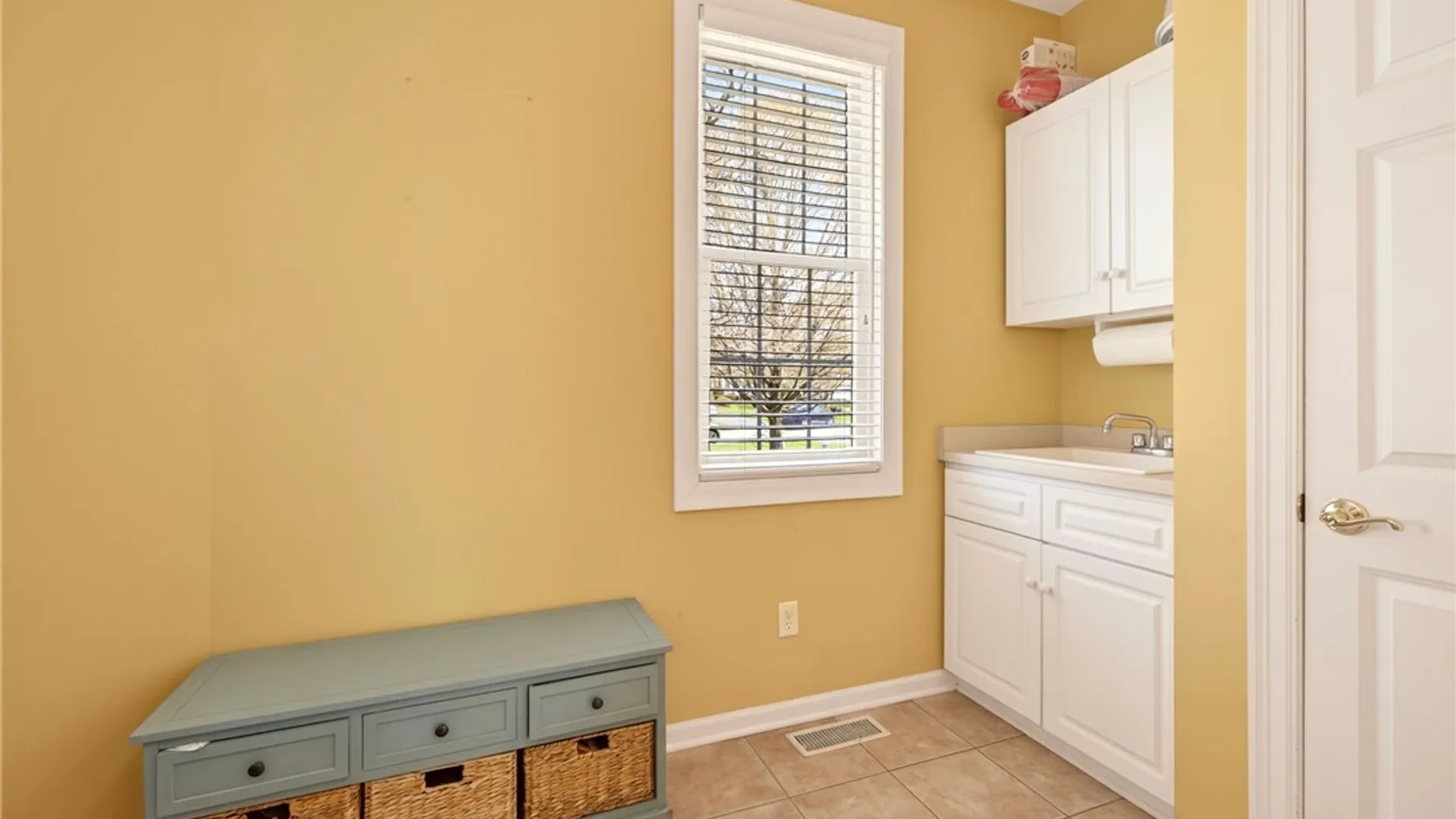 Property at 17 Royale Drive, Perinton, NY 14450 40