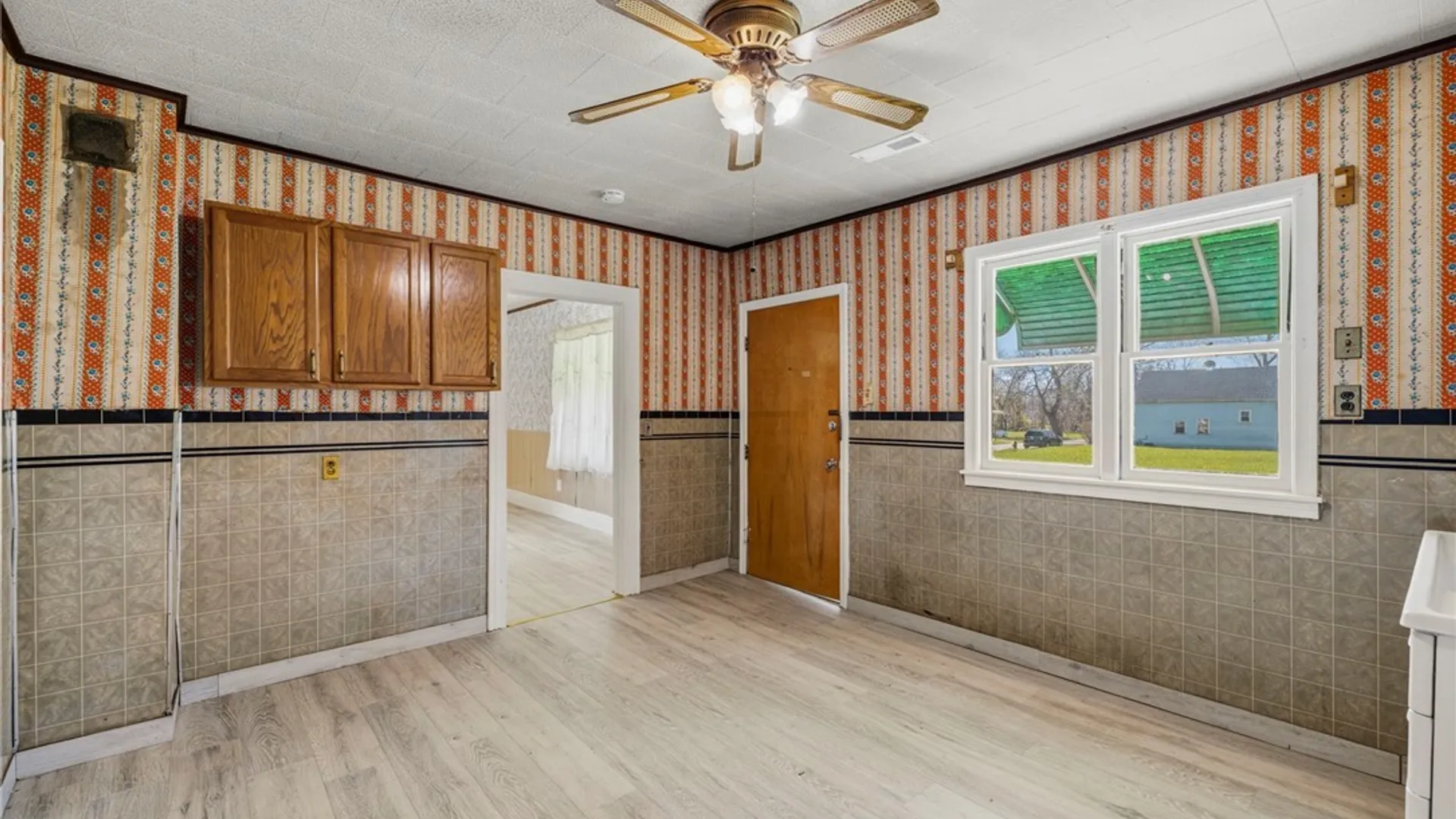 Property at 214 Shumway Street, Buffalo, NY 14212 24