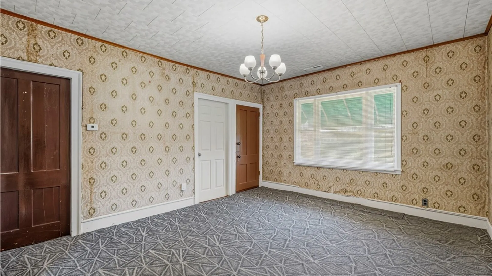 Property at 214 Shumway Street, Buffalo, NY 14212 4
