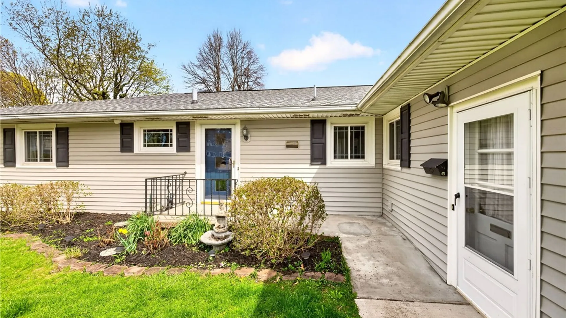 Property at 54 Suellen Drive, Irondequoit, NY 14609 2