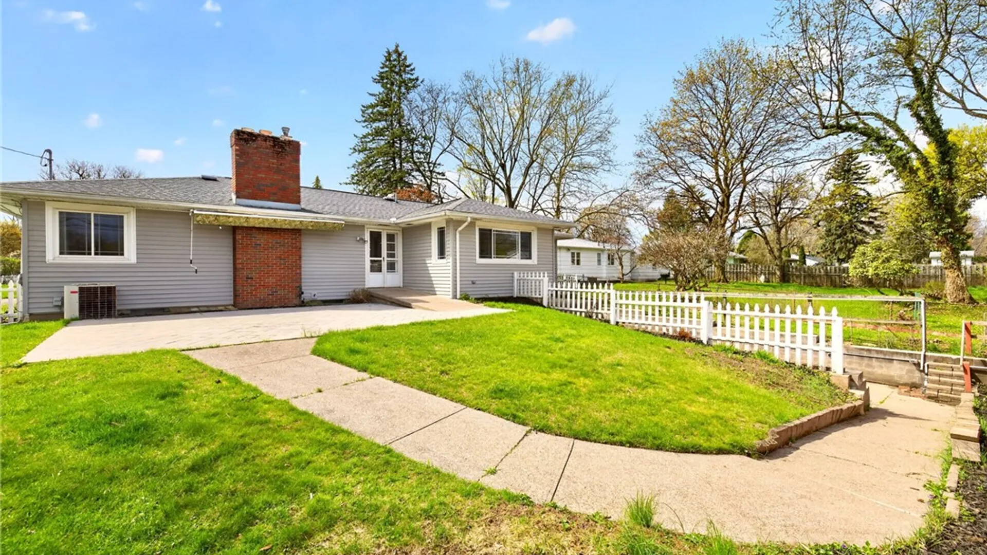Property at 54 Suellen Drive, Irondequoit, NY 14609 26