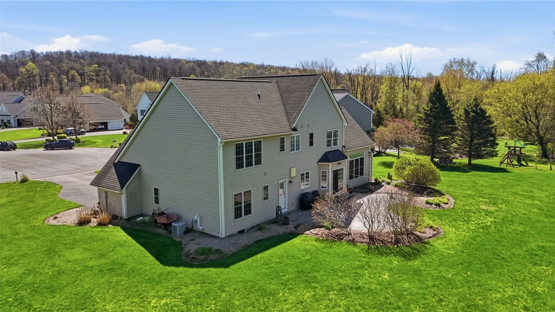 Property at 6988 Hackney Circle, Victor, NY 14564 42