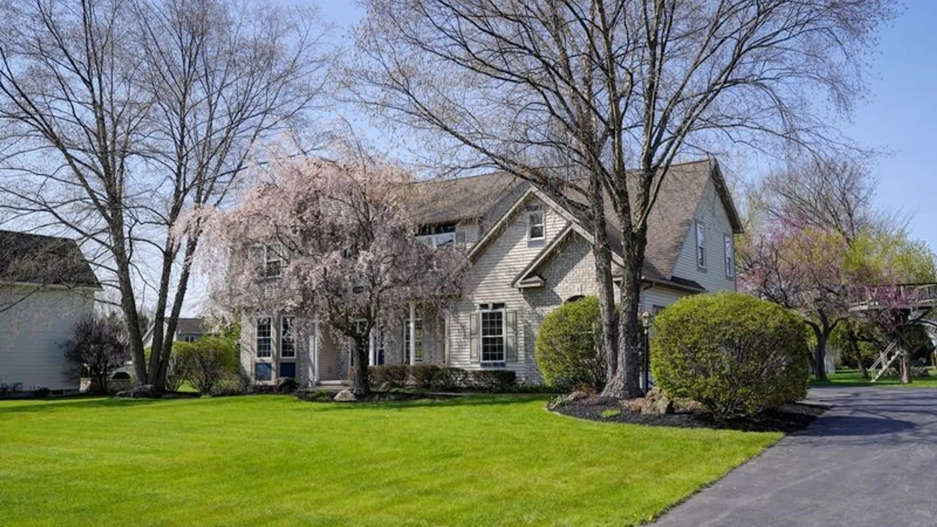Property at 4 Splendor Wood Drive, Penfield, NY 14526 3