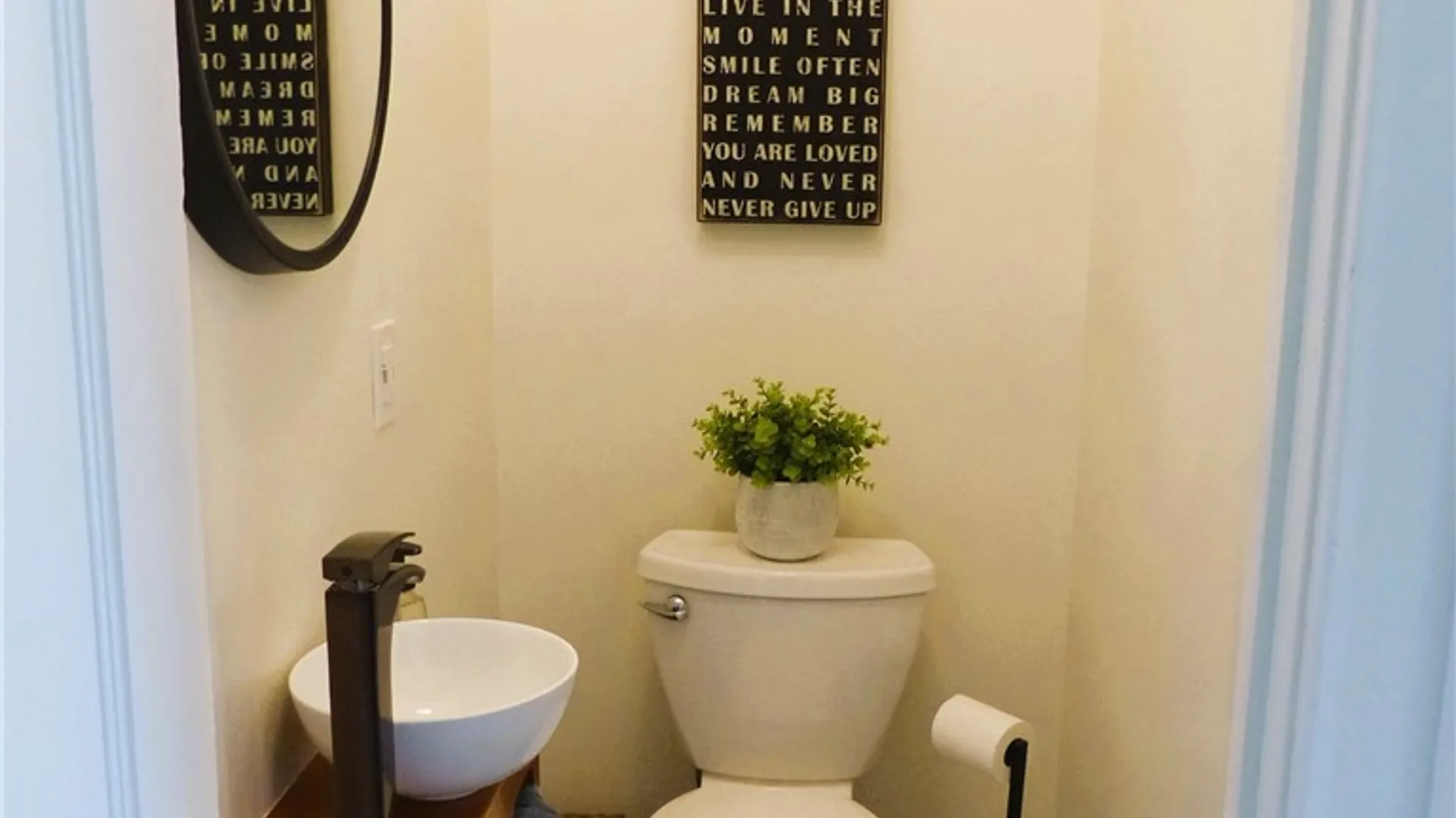 Property at 21 Elmcroft Road, Rochester, NY 14609 17