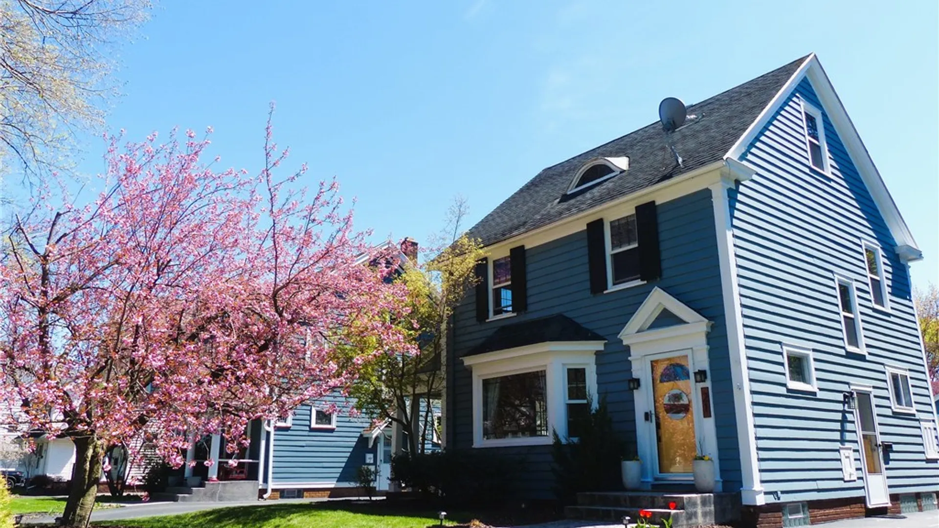 Property at 21 Elmcroft Road, Rochester, NY 14609 2