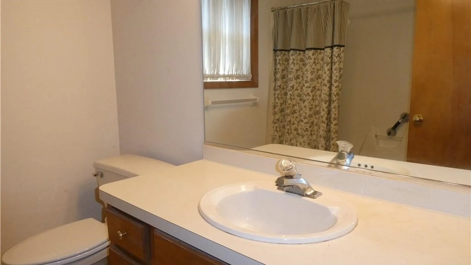 Property at 17 Parwood Trail, Cheektowaga, NY 14043 13
