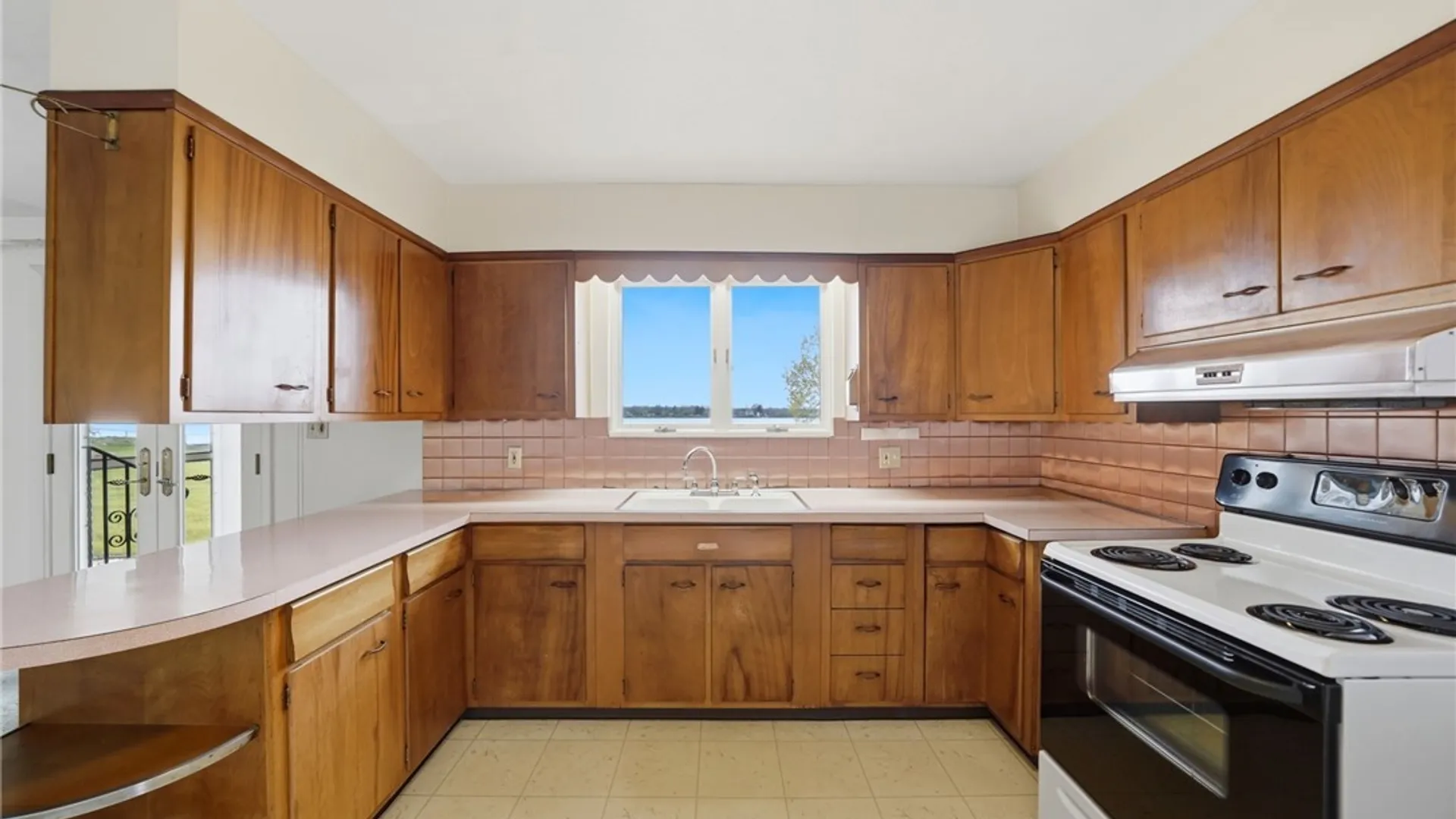 Property at 2484 River Road, Wheatfield, NY 14304 11