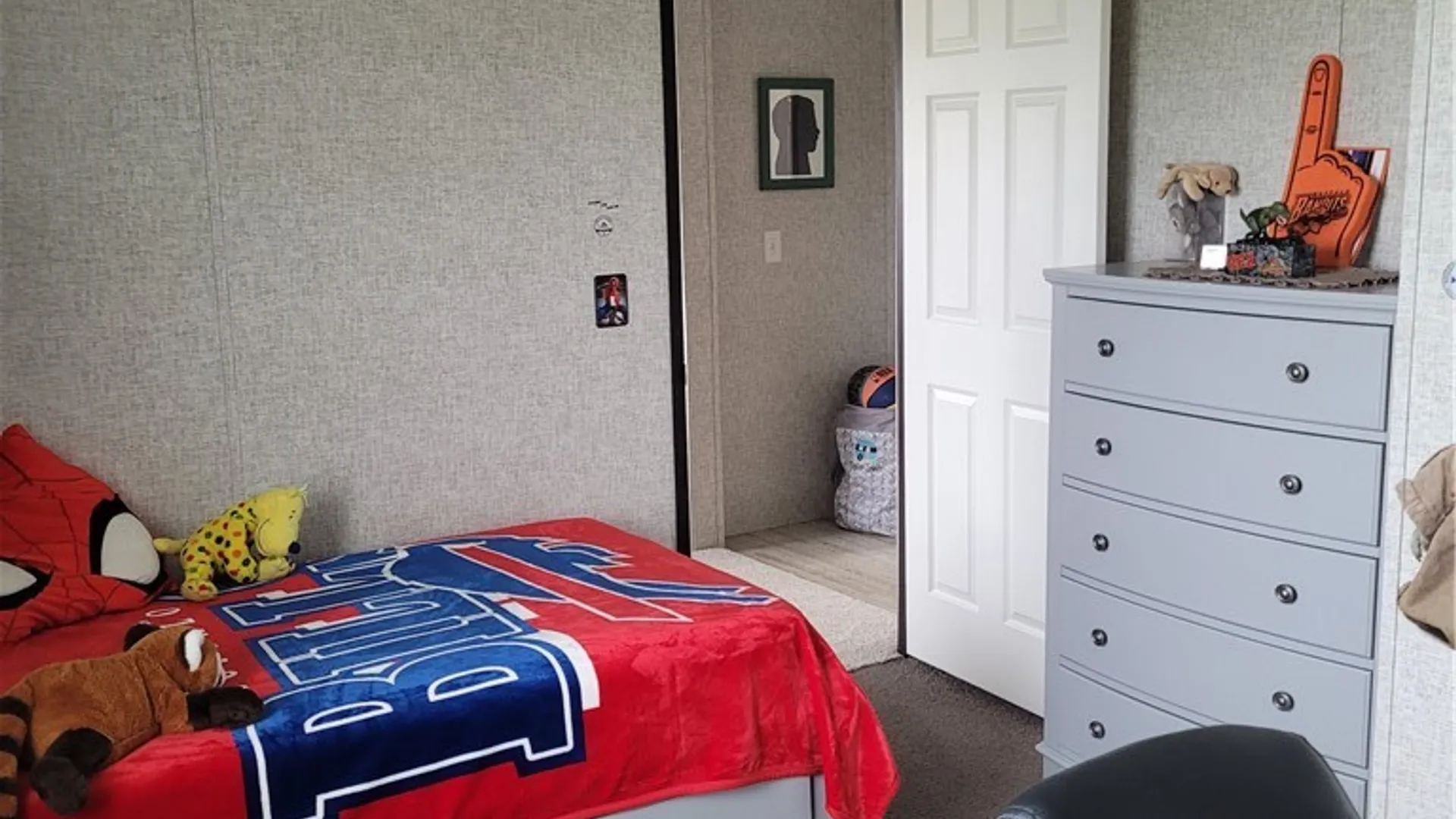 Property at 4029 Seneca Parkway, Niagara, NY 14304 11