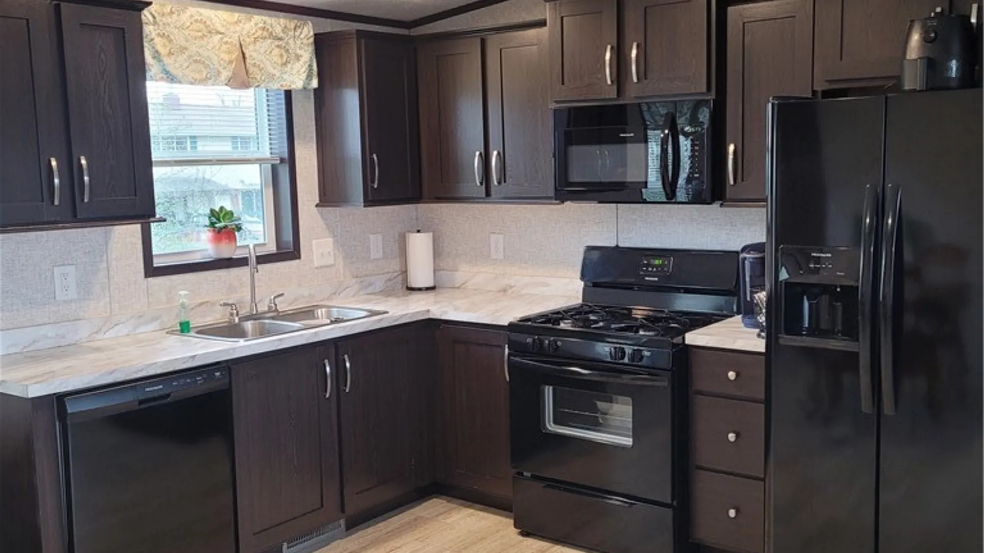 Property at 4029 Seneca Parkway, Niagara, NY 14304 5