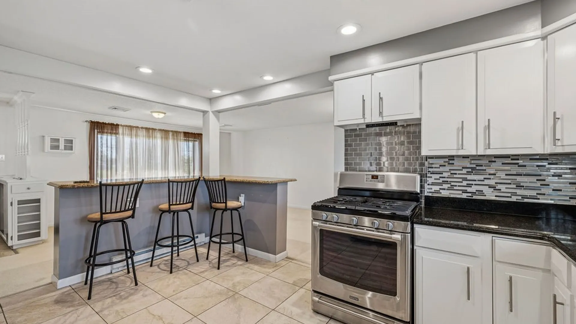 Property at 6261 Nash Road, Wheatfield, NY 14132 4