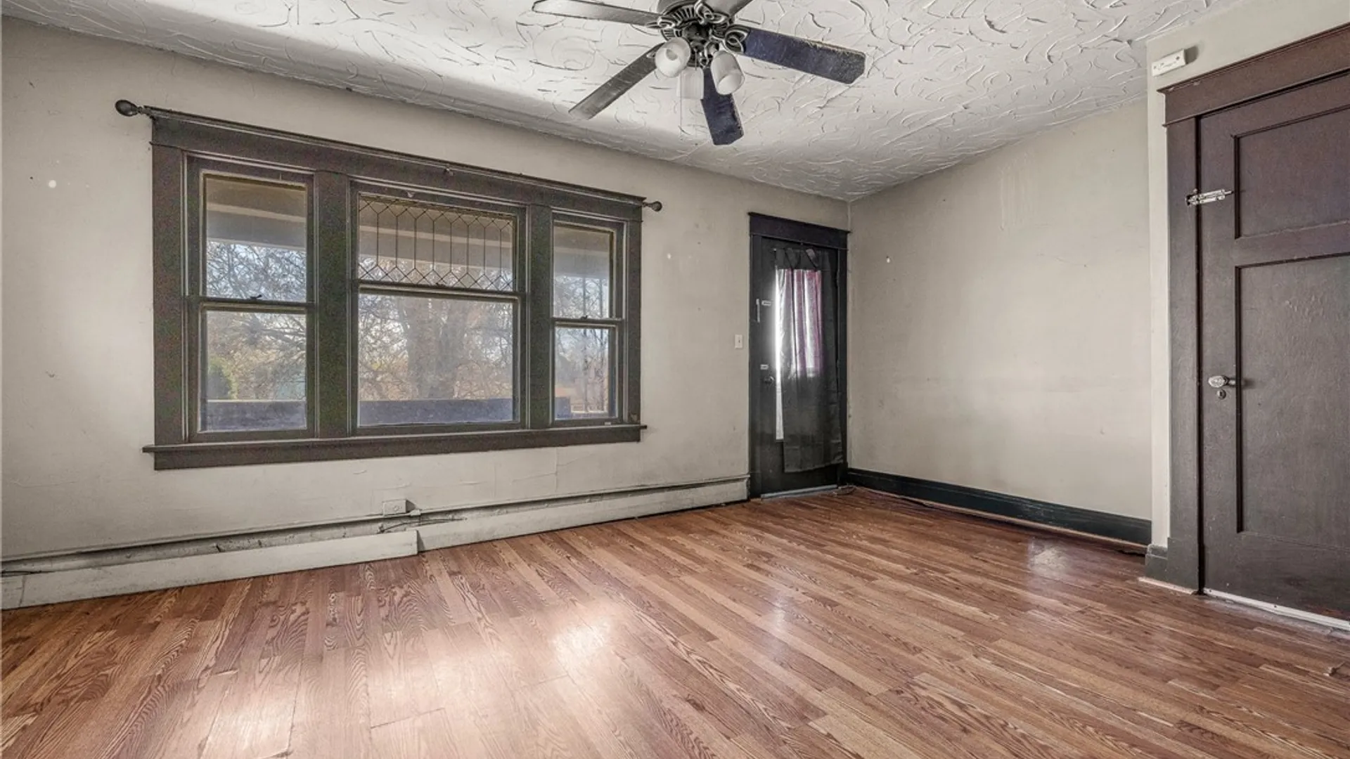 Property at 2240 La Salle Avenue, Niagara Falls, NY 14301 14