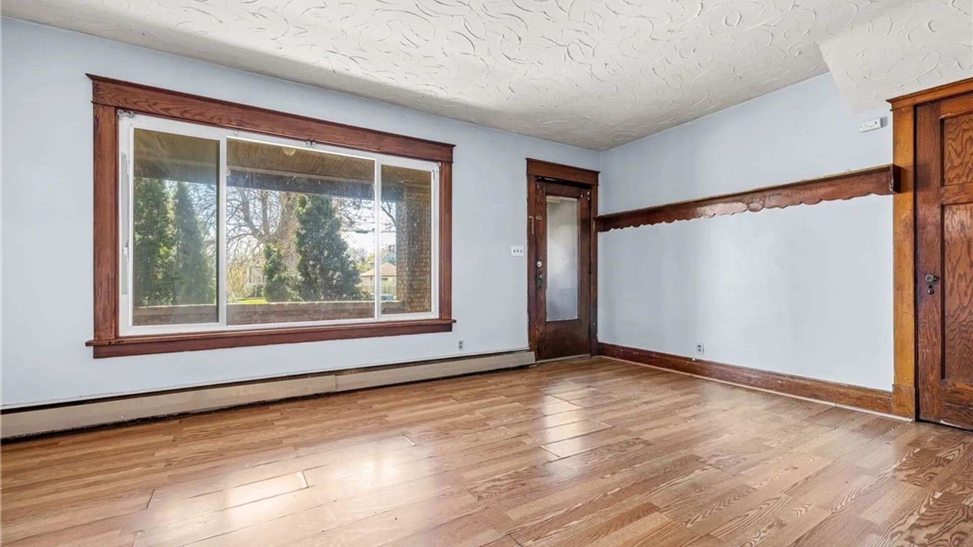 Property at 2240 La Salle Avenue, Niagara Falls, NY 14301 4