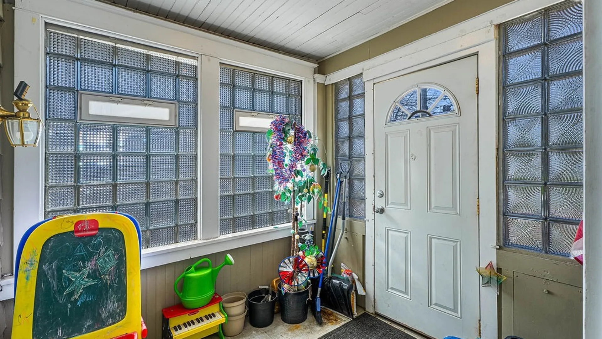 Property at 153 Columbus Avenue, Buffalo, NY 14220 4