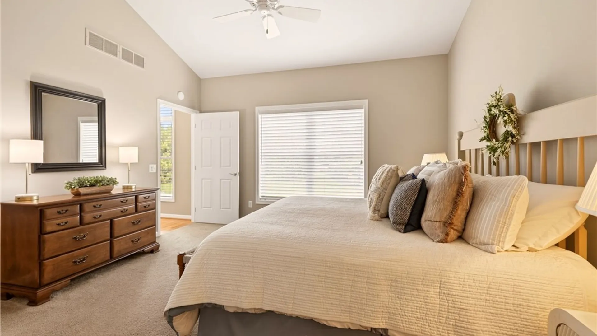 Property at 1345 Ashwood Ln, Victor, NY 14546 17