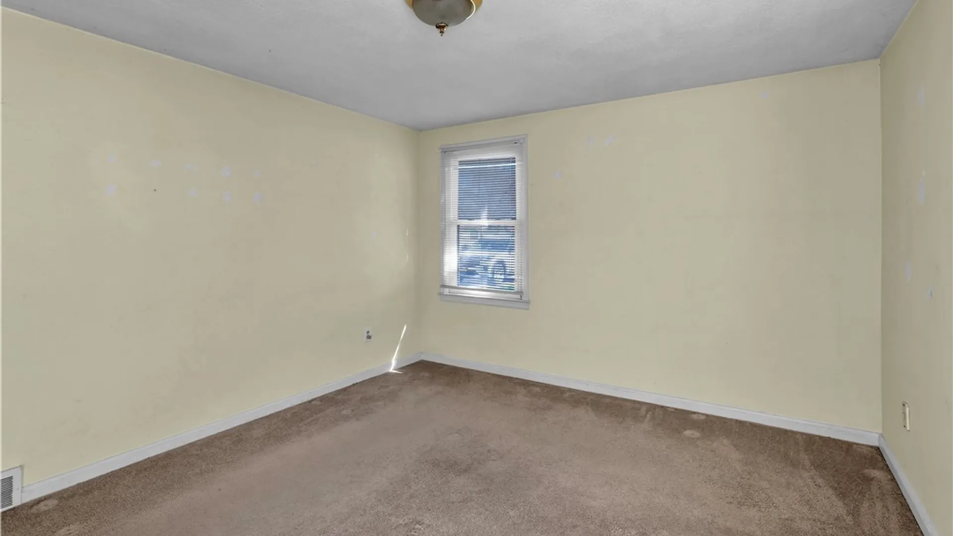 Property at 1550 Eggert Road, Amherst, NY 14226 15