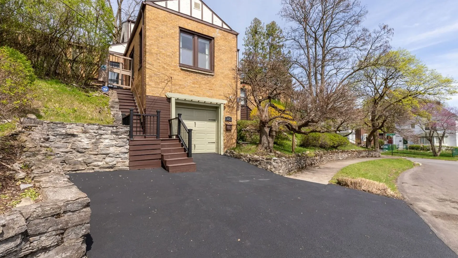Property at 224 Crawford Avenue, Syracuse, NY 13224 3
