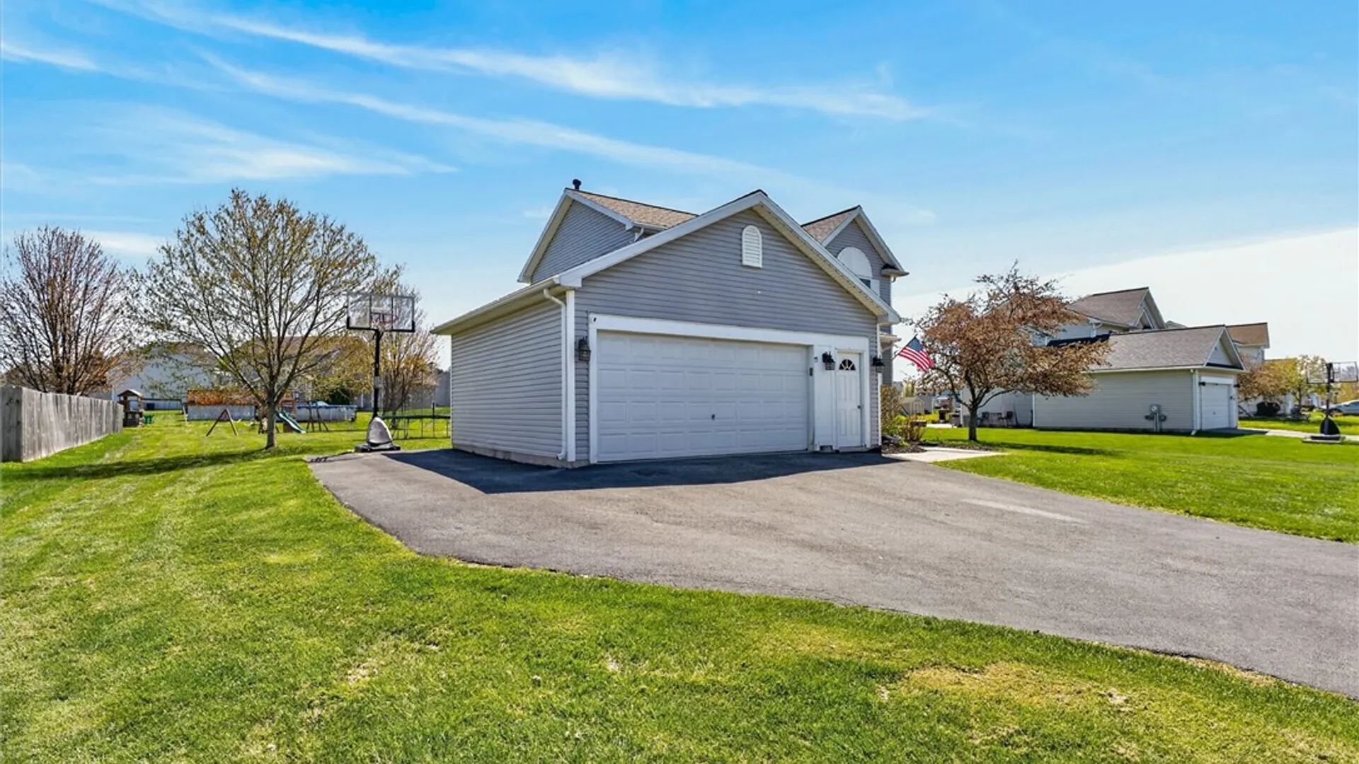 Property at 75 Westcombe Park, Henrietta, NY 14586 41