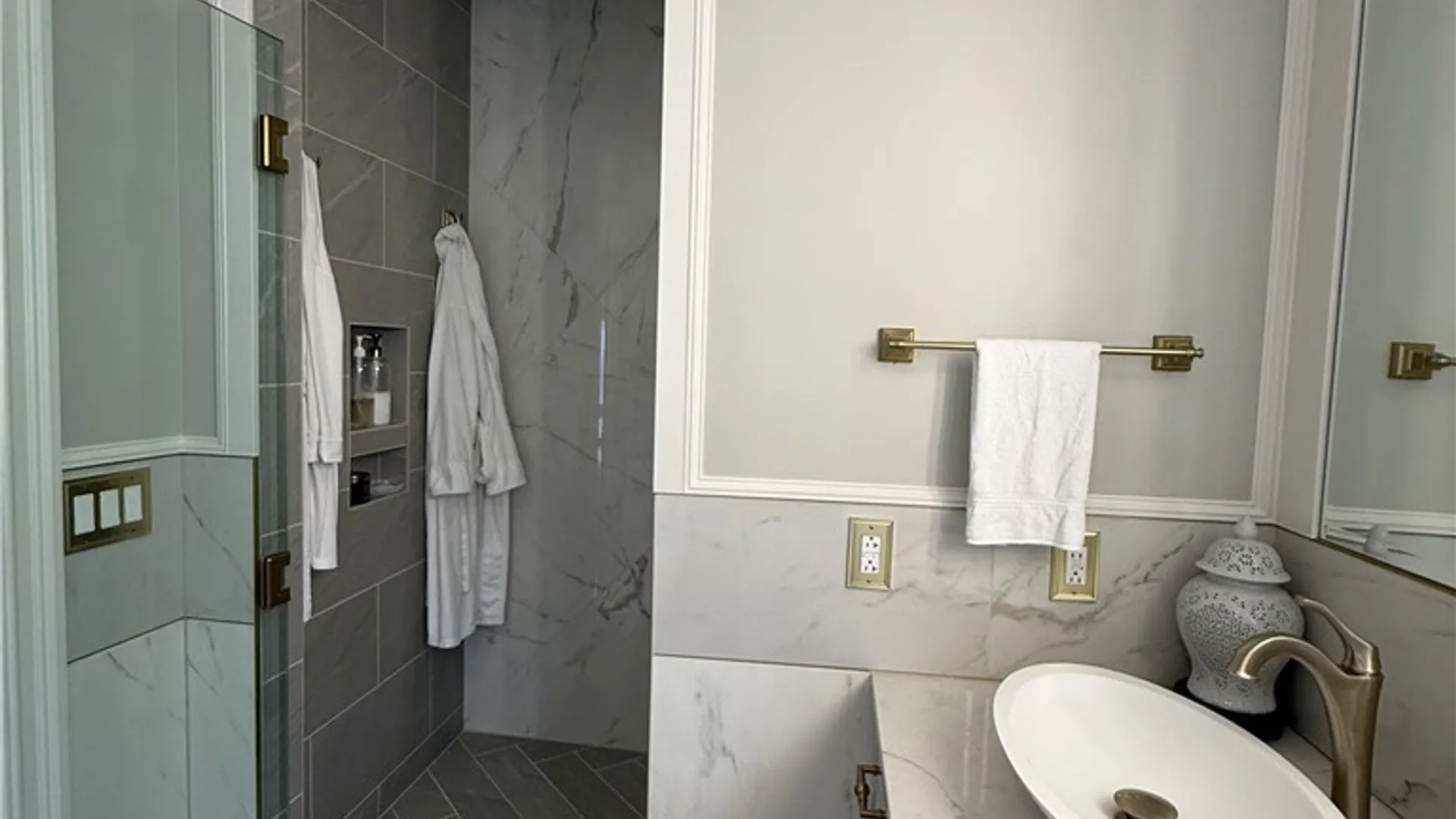 Property at 109 Shire Way, Camillus, NY 13031 24