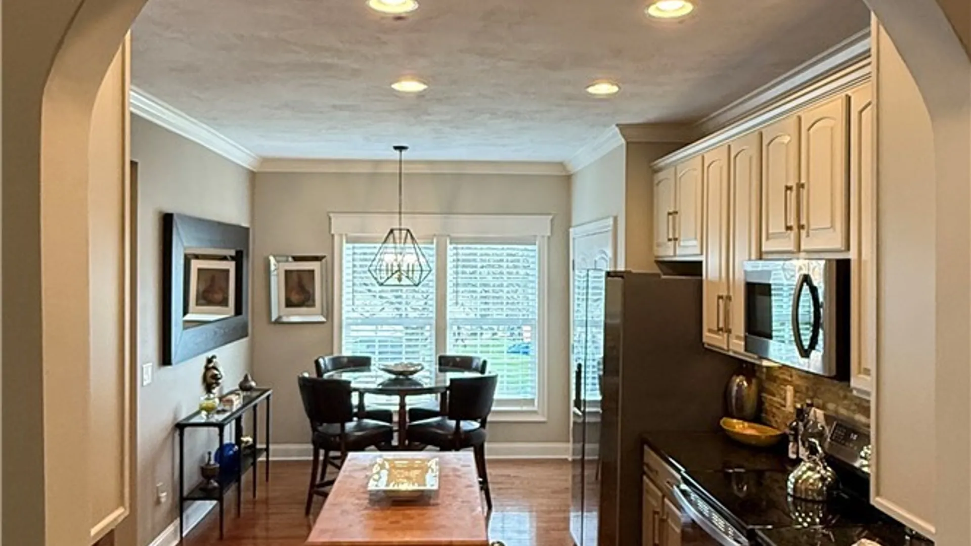 Property at 109 Shire Way, Camillus, NY 13031 4