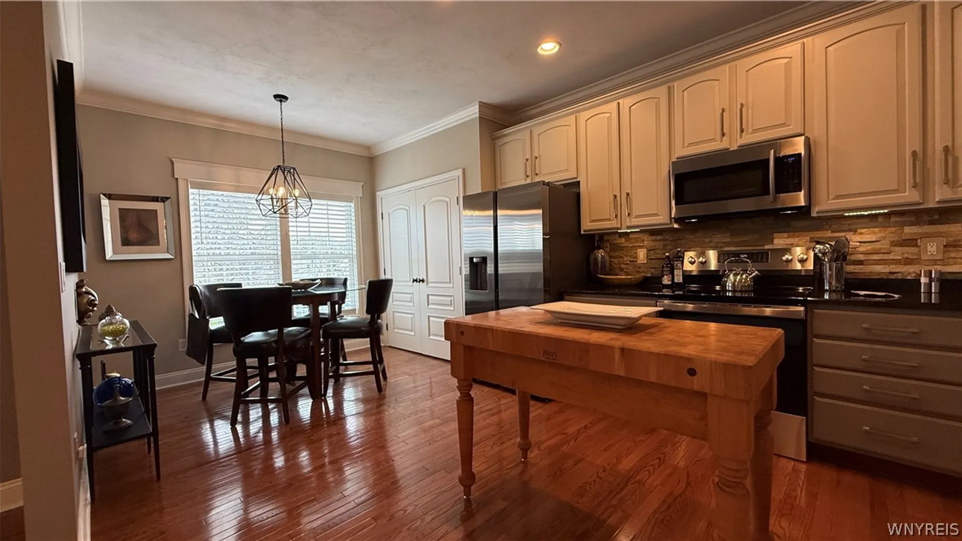 Property at 109 Shire Way, Camillus, NY 13031 5