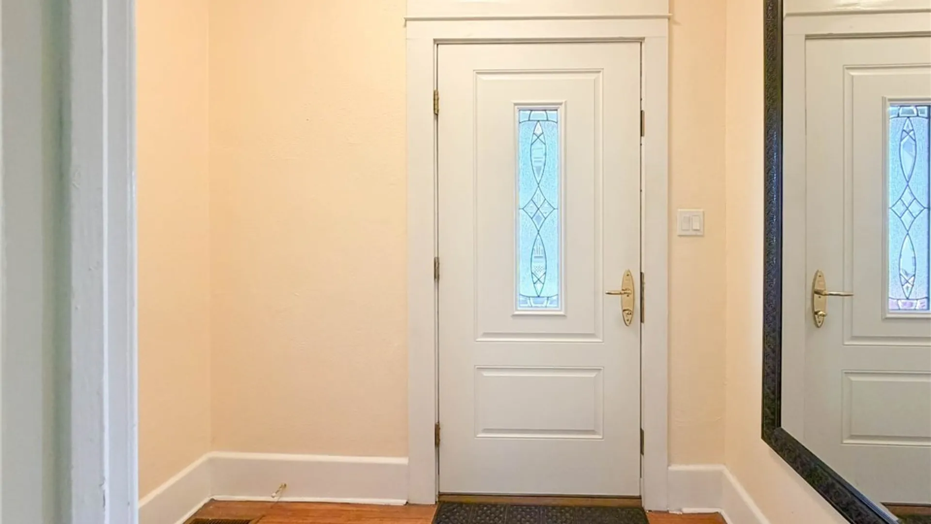 Property at 19 Rose Place, Utica, NY 13502 4