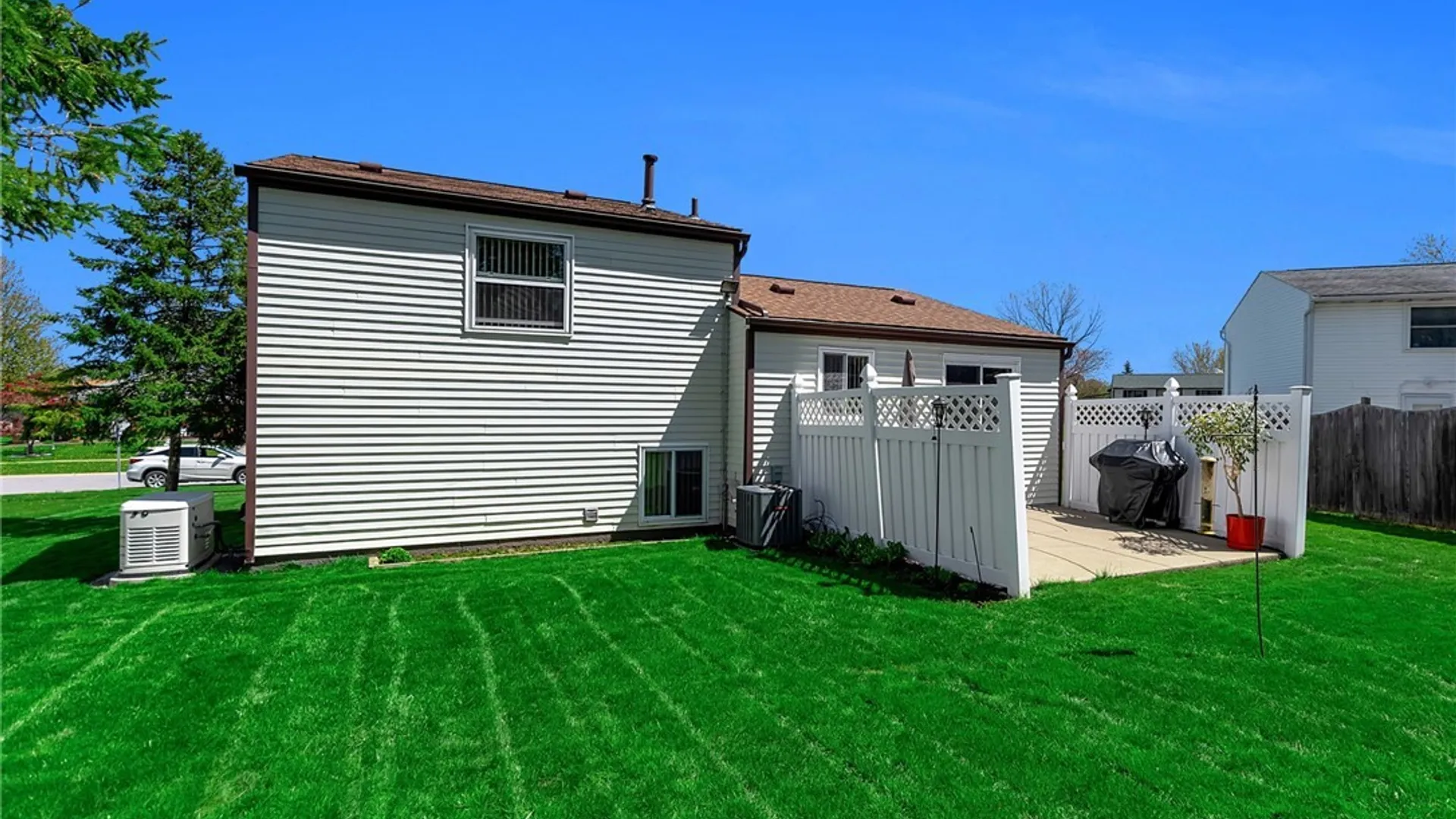 Property at 4246 Mistymeadow Lane, Hamburg, NY 14075 6