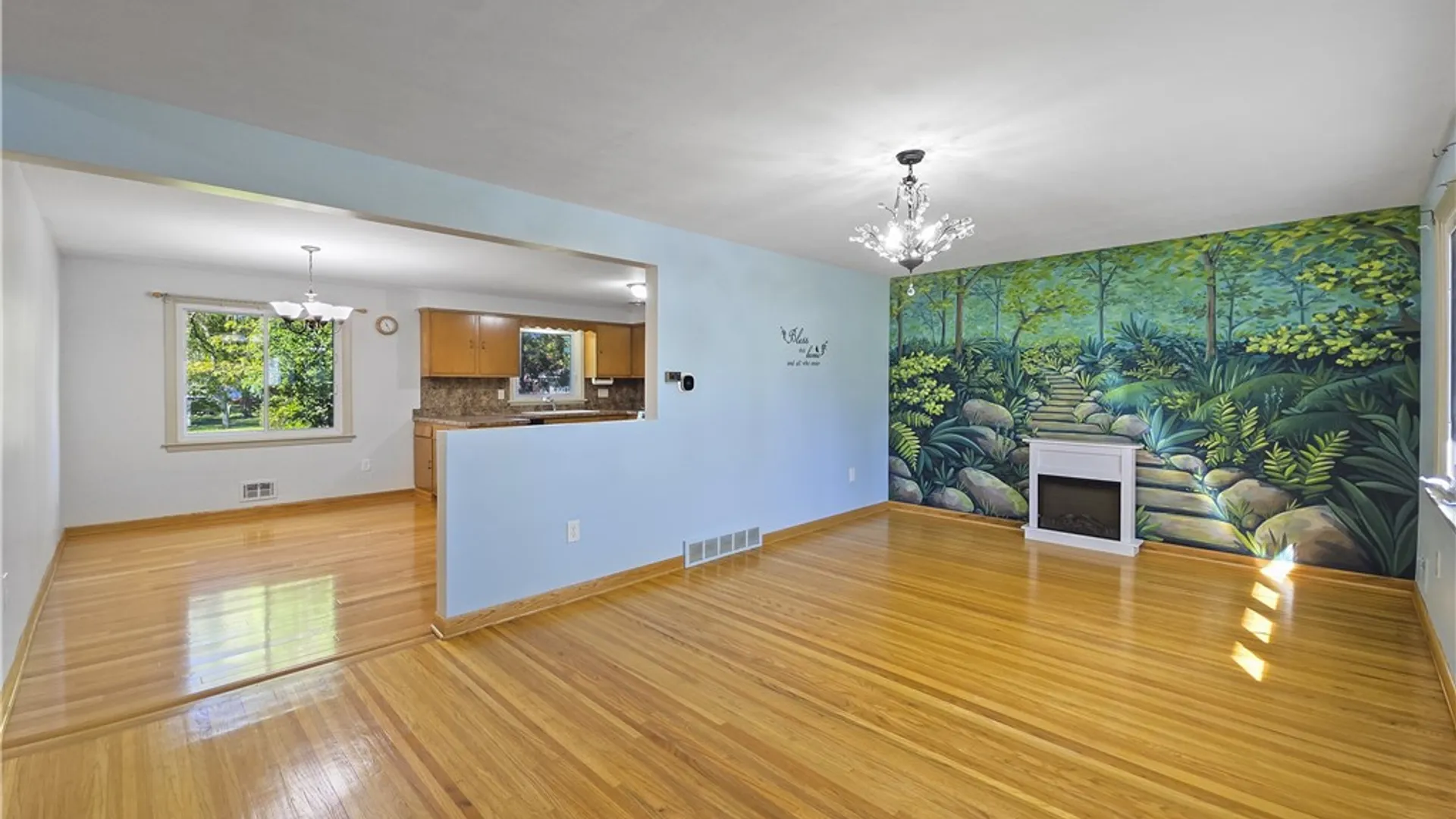 Property at 61 Debby Lane, Gates, NY 14606 10