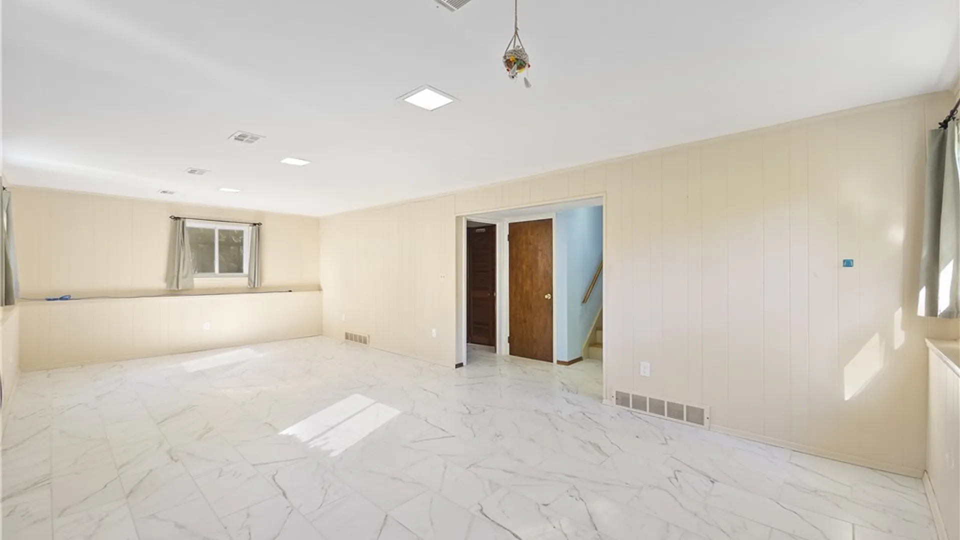 Property at 61 Debby Lane, Gates, NY 14606 17