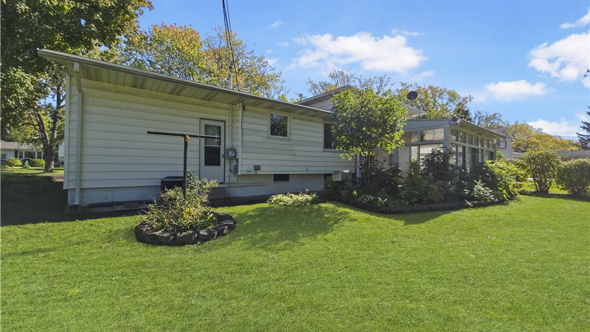 Property at 61 Debby Lane, Gates, NY 14606 23