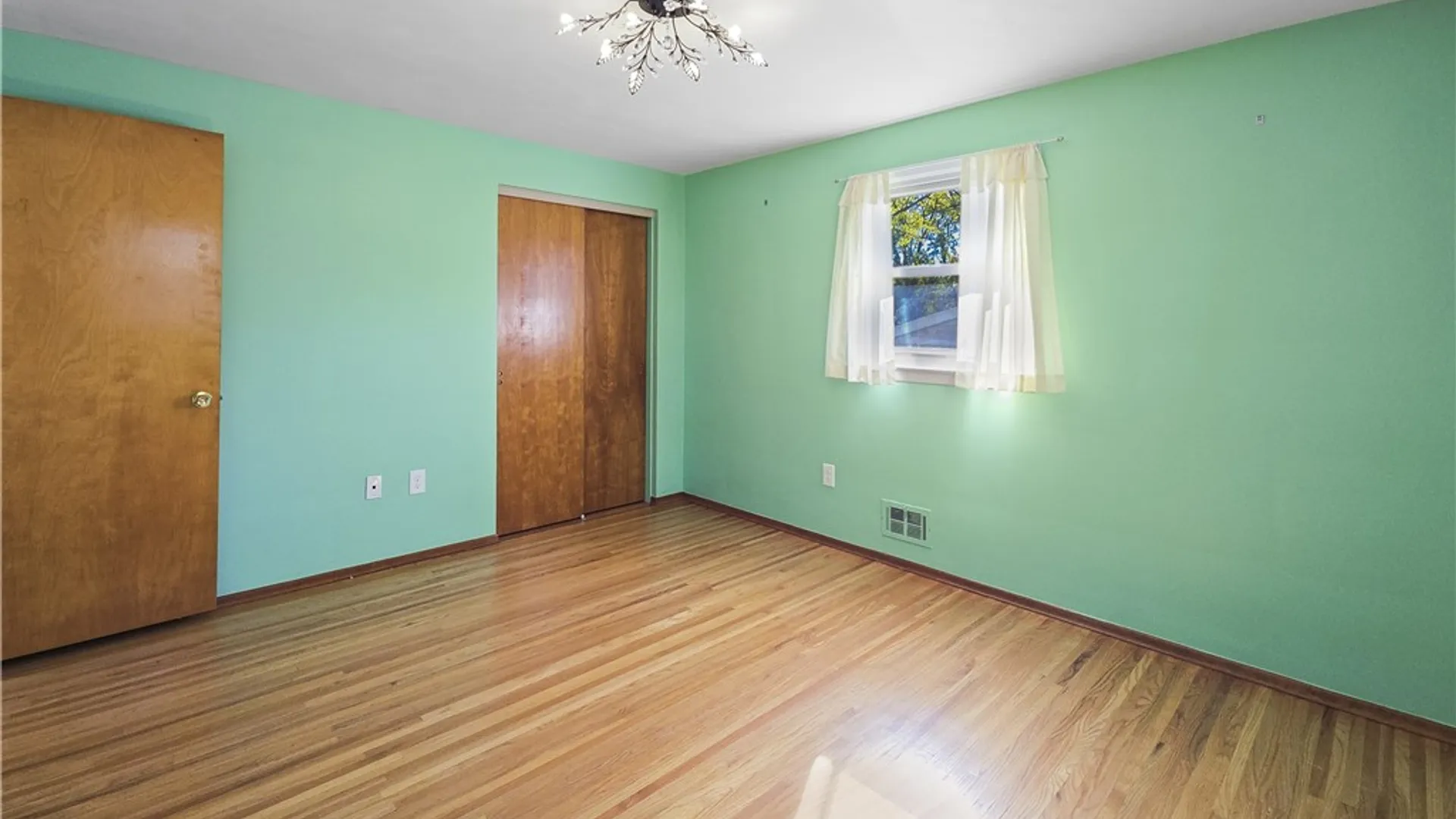 Property at 61 Debby Lane, Gates, NY 14606 36