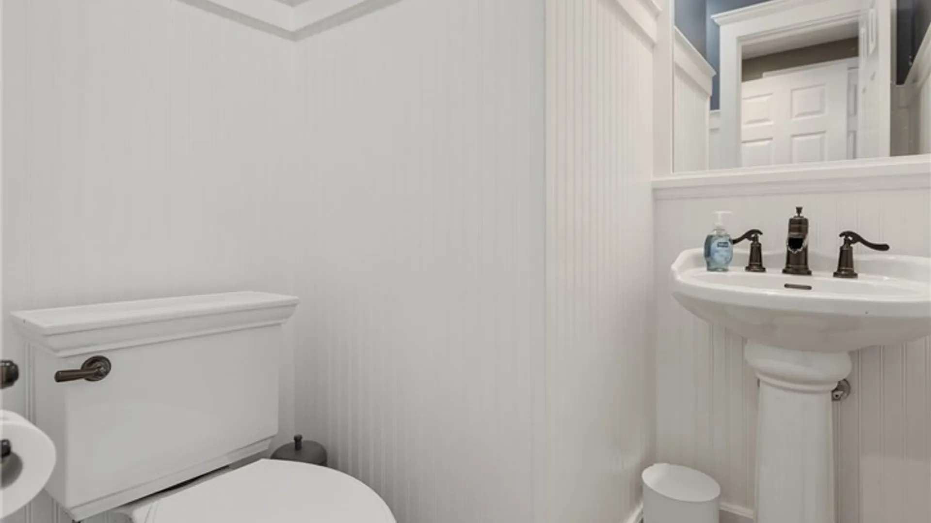 Property at 3460 Woodlands Circle, Walworth, NY 14502 12