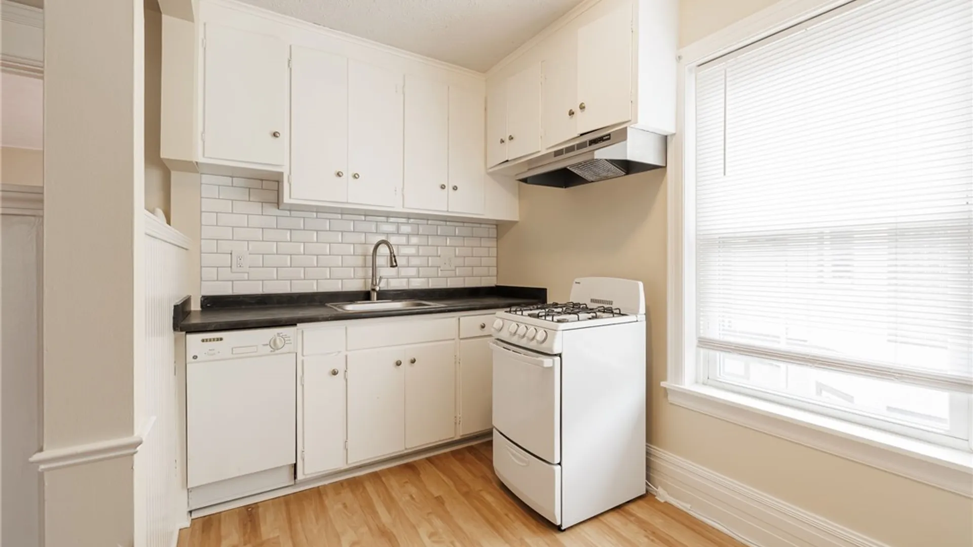 Property at 30 Strathallan Park, Rochester, NY 14607 9