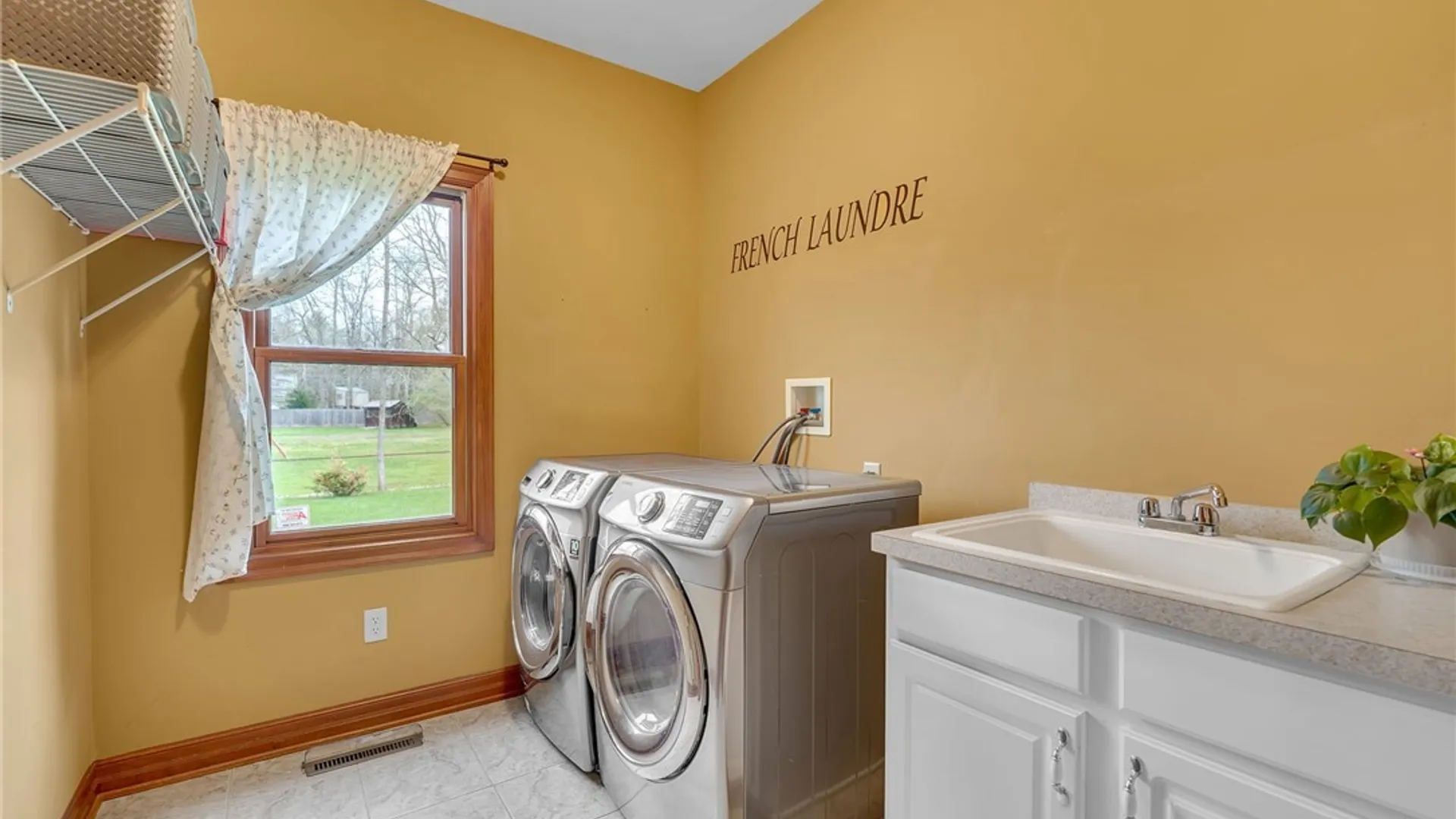 Property at 40 Regents Park, Amherst, NY 14051 18