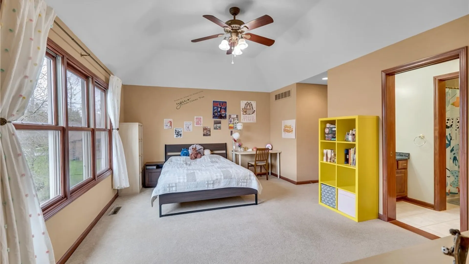 Property at 40 Regents Park, Amherst, NY 14051 21