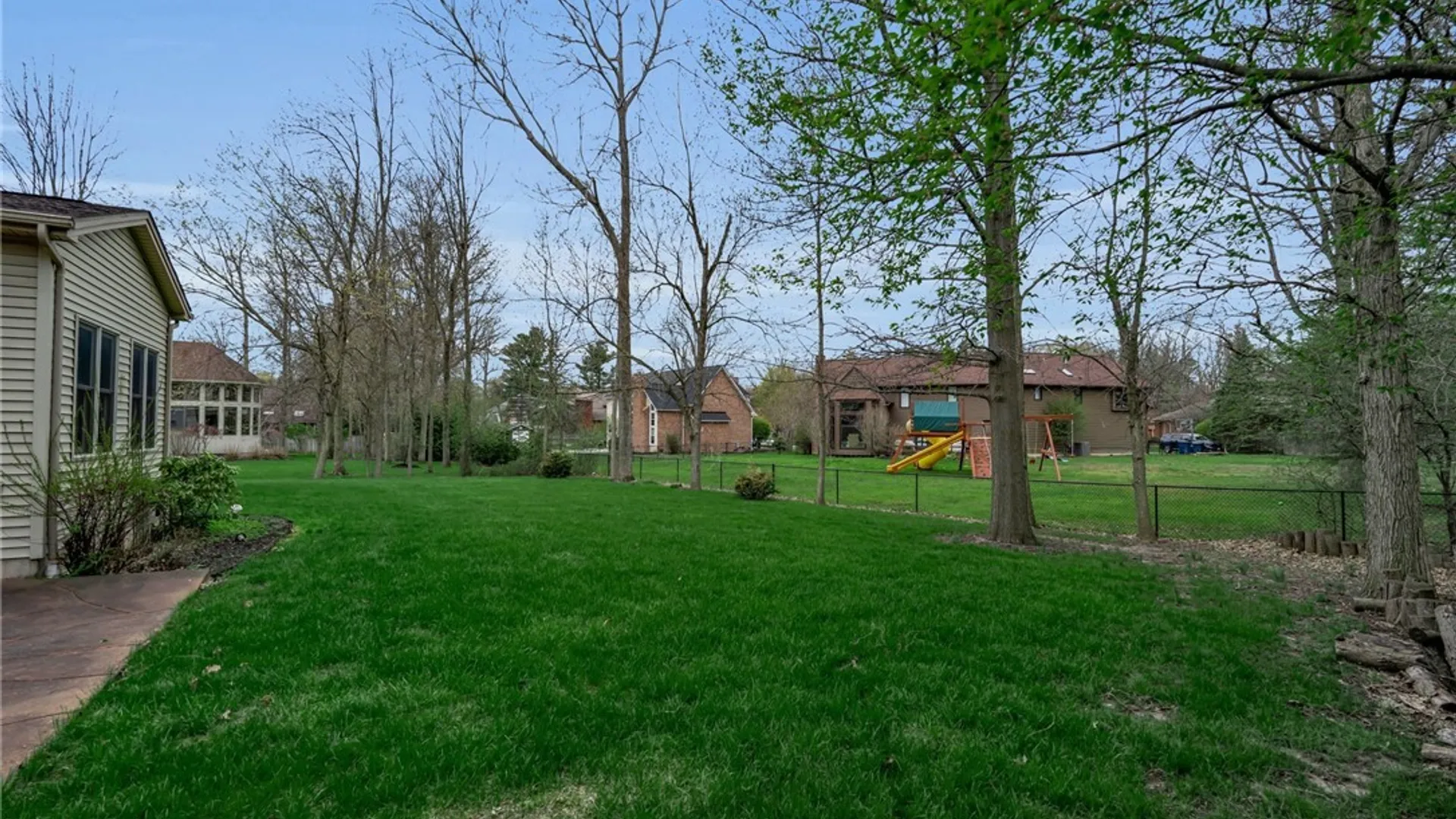 Property at 40 Regents Park, Amherst, NY 14051 33