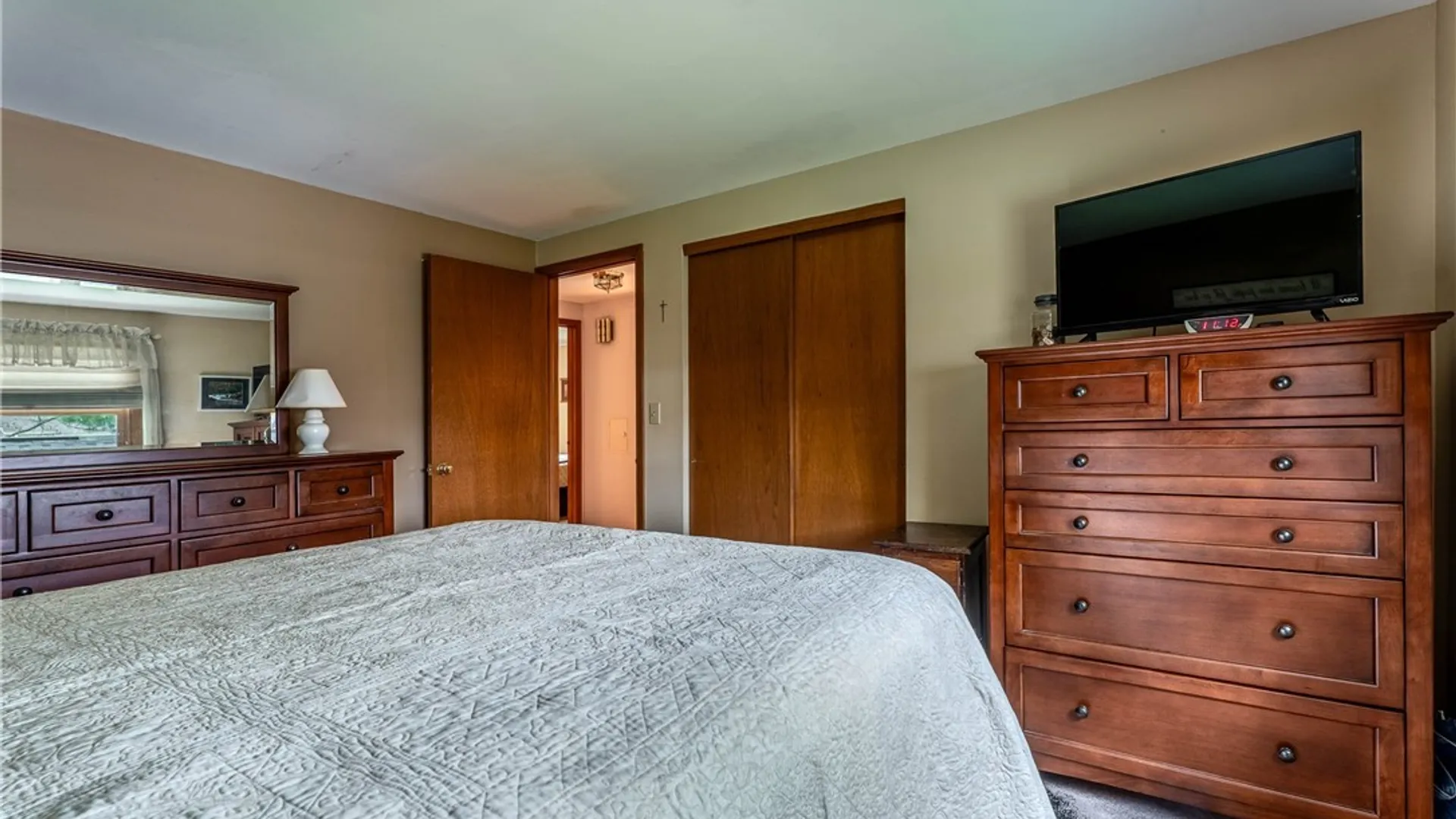 Property at 51 Country Place, Lancaster, NY 14086 13