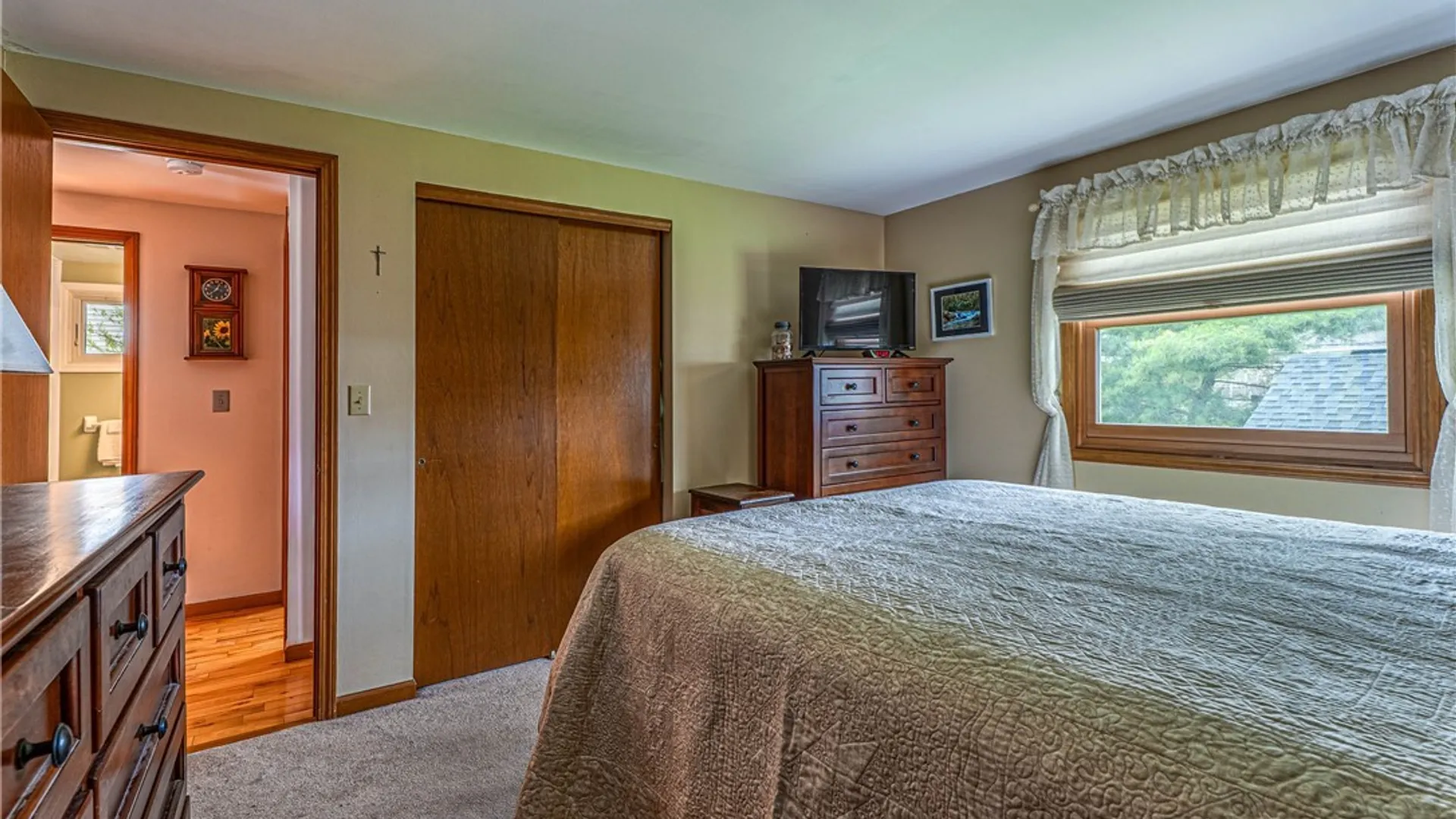 Property at 51 Country Place, Lancaster, NY 14086 14