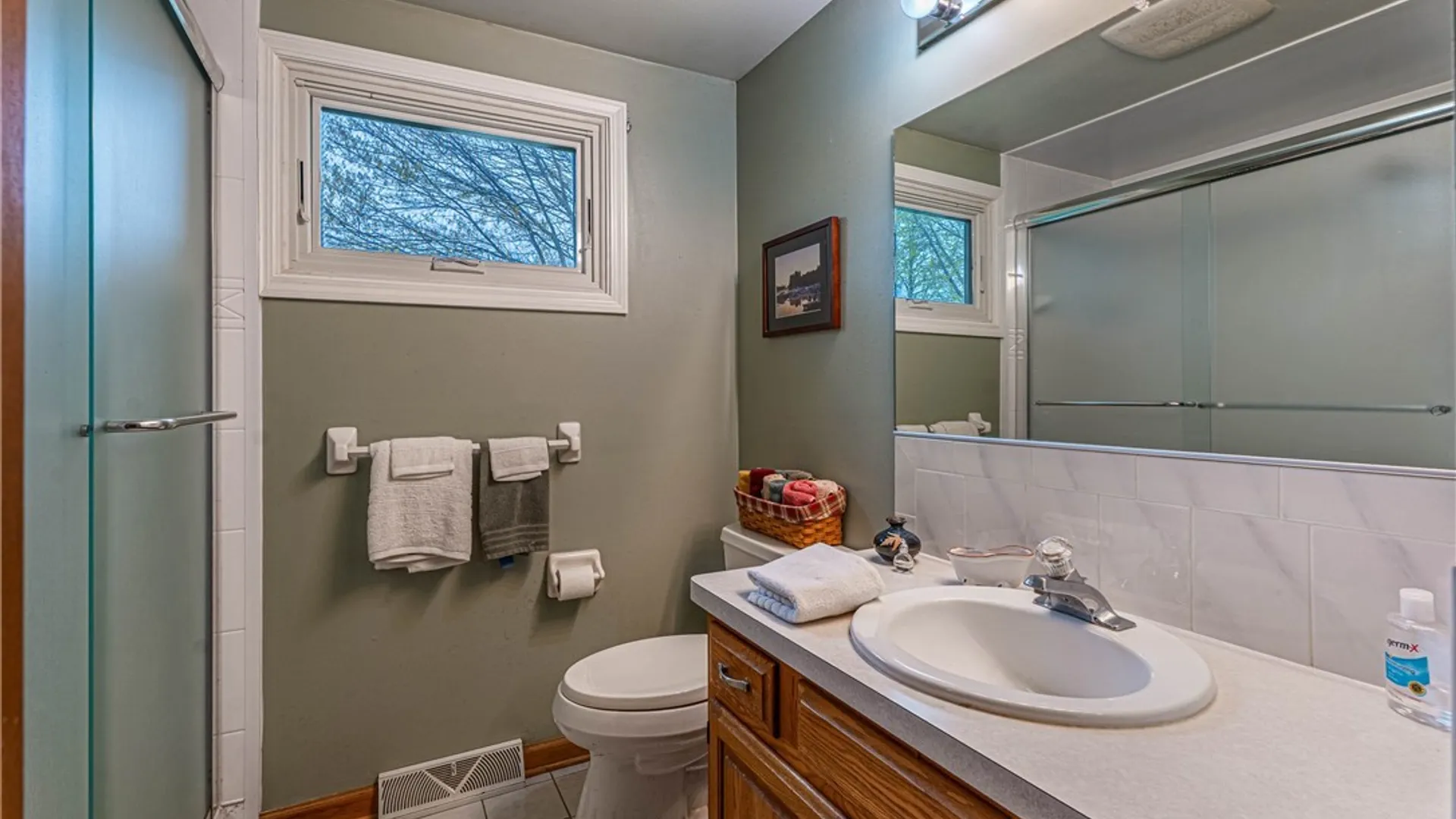 Property at 51 Country Place, Lancaster, NY 14086 16