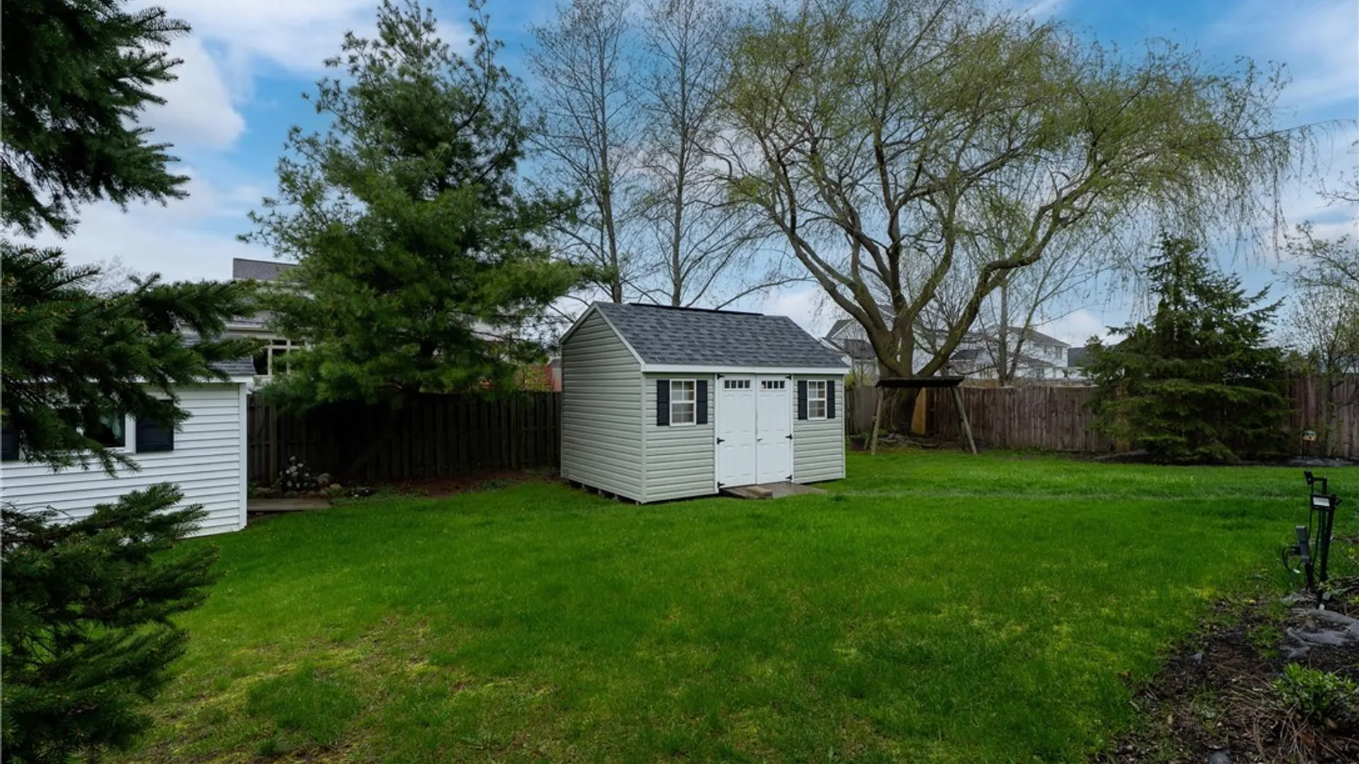 Property at 51 Country Place, Lancaster, NY 14086 40