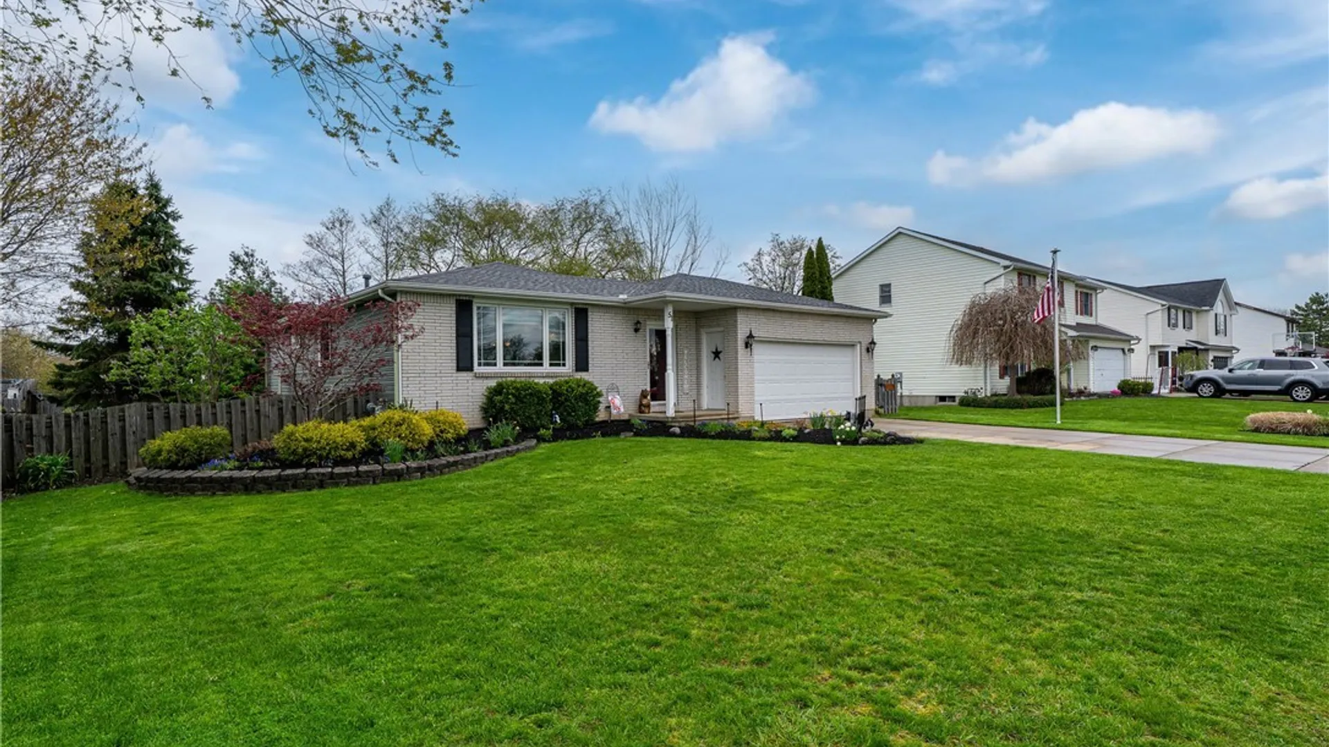 Property at 51 Country Place, Lancaster, NY 14086 45