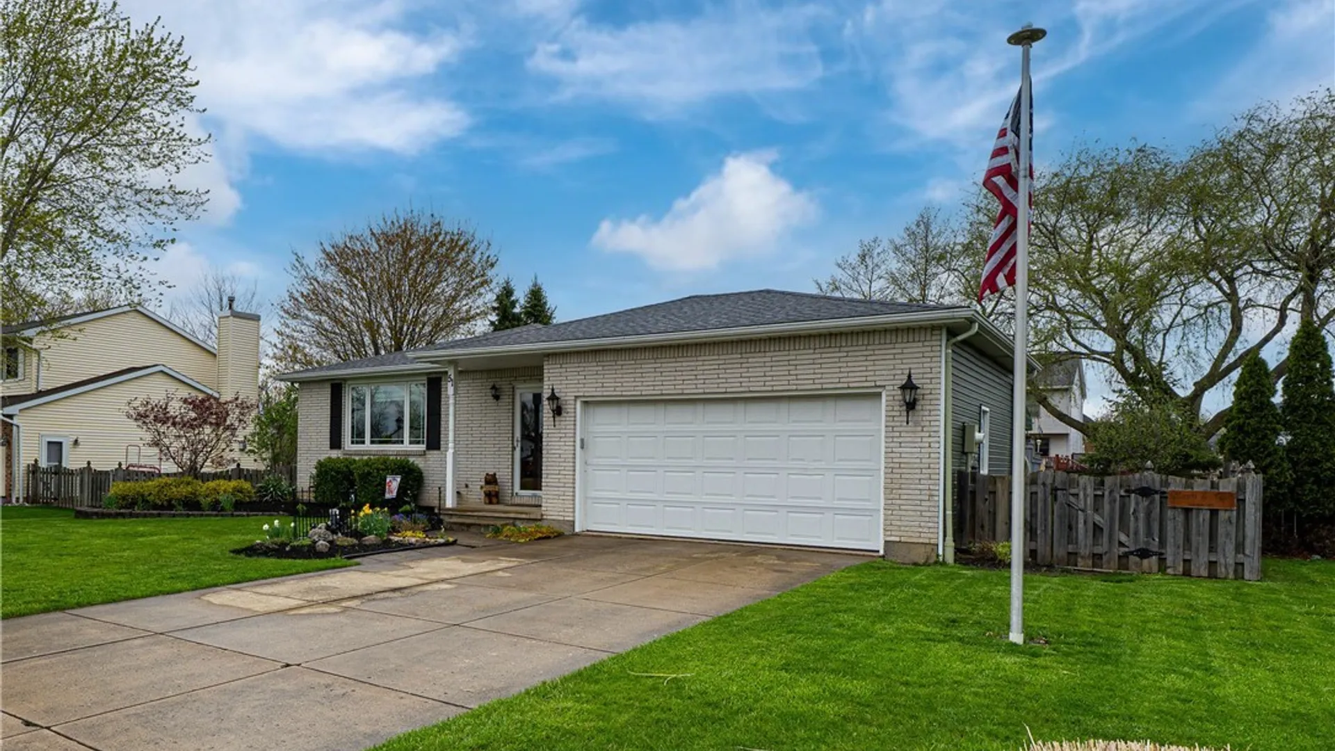 Property at 51 Country Place, Lancaster, NY 14086 49